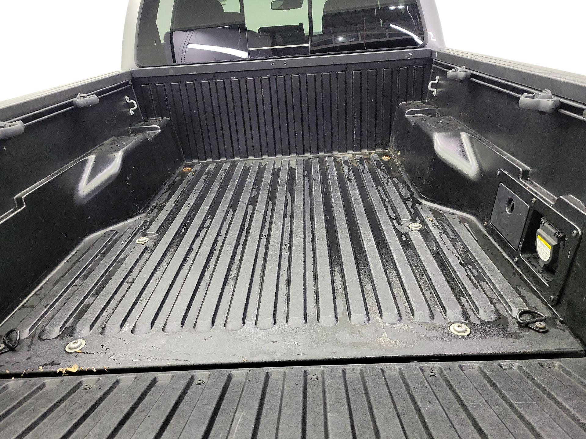 Thumbnail: 2019 Toyota Tacoma - 19