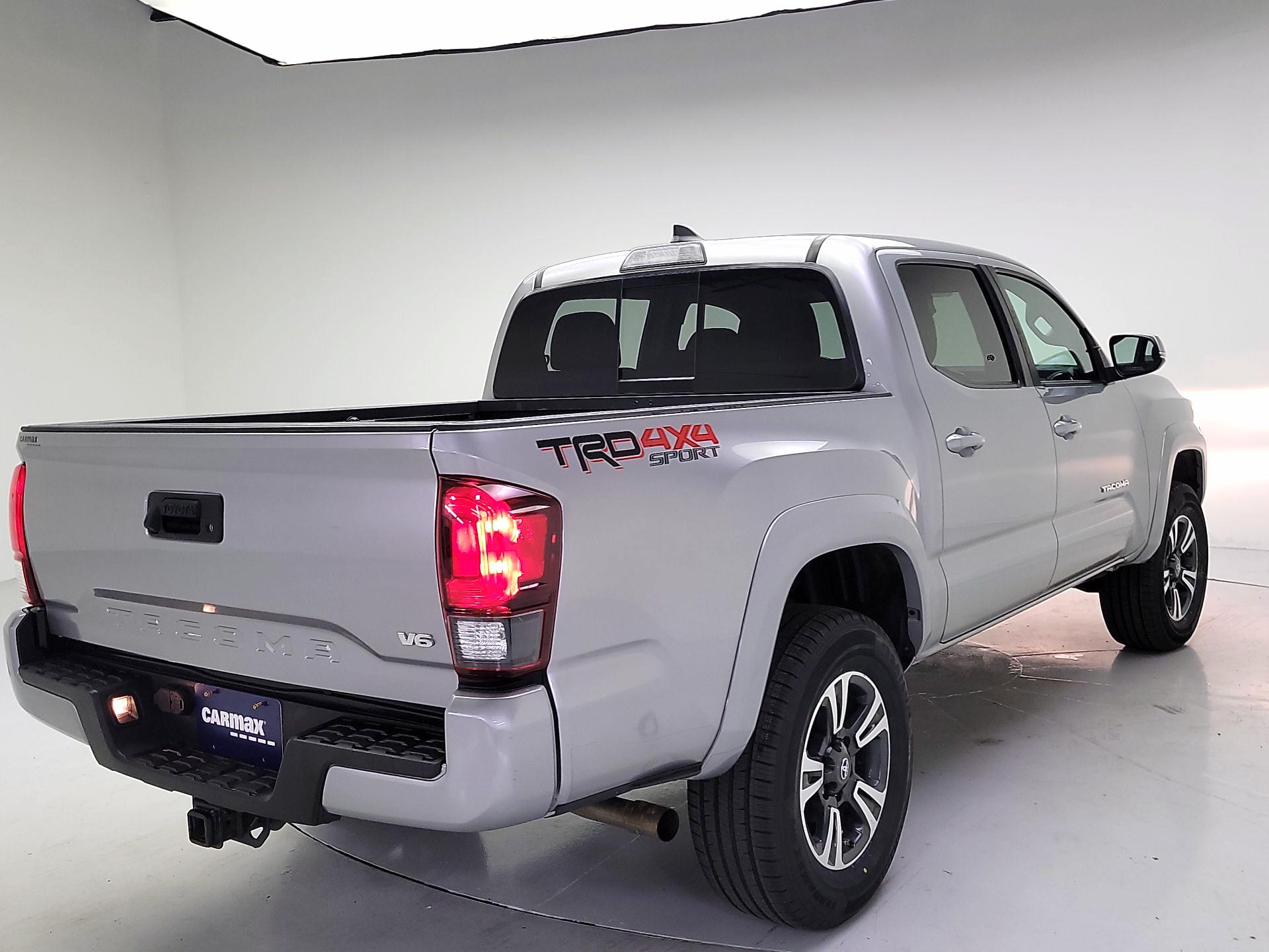 Thumbnail: 2019 Toyota Tacoma - 5