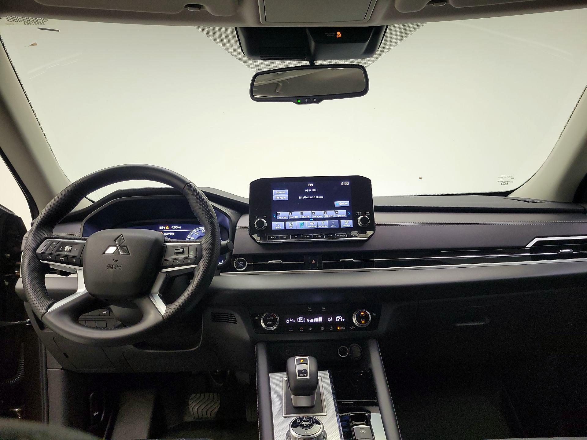 Thumbnail: 2024 Mitsubishi Outlander - 8
