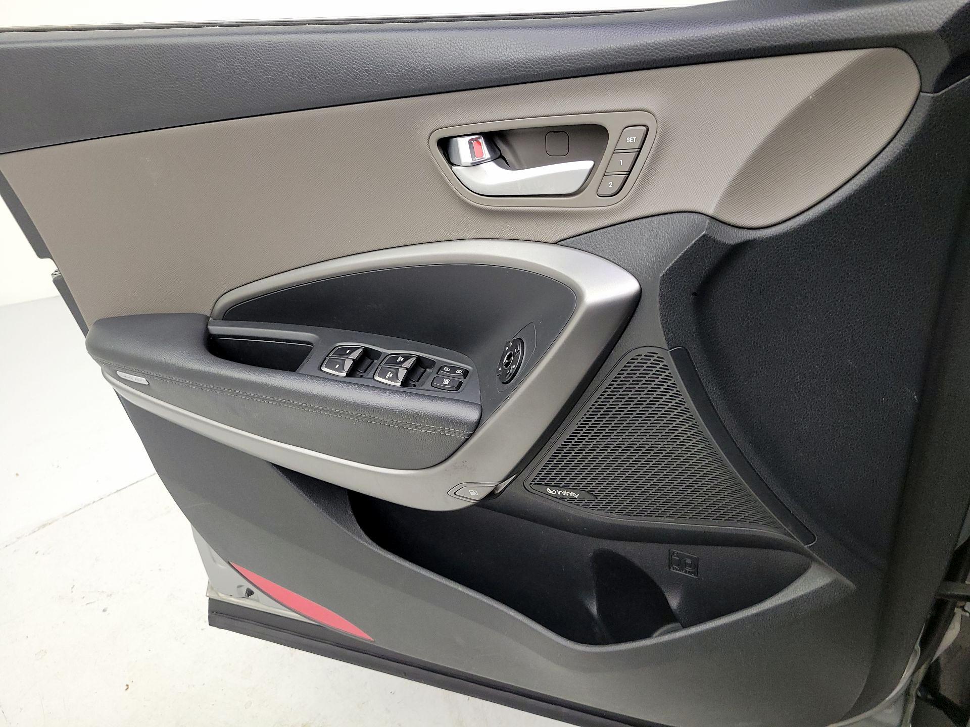 Thumbnail: 2015 Hyundai Santa Fe - 12