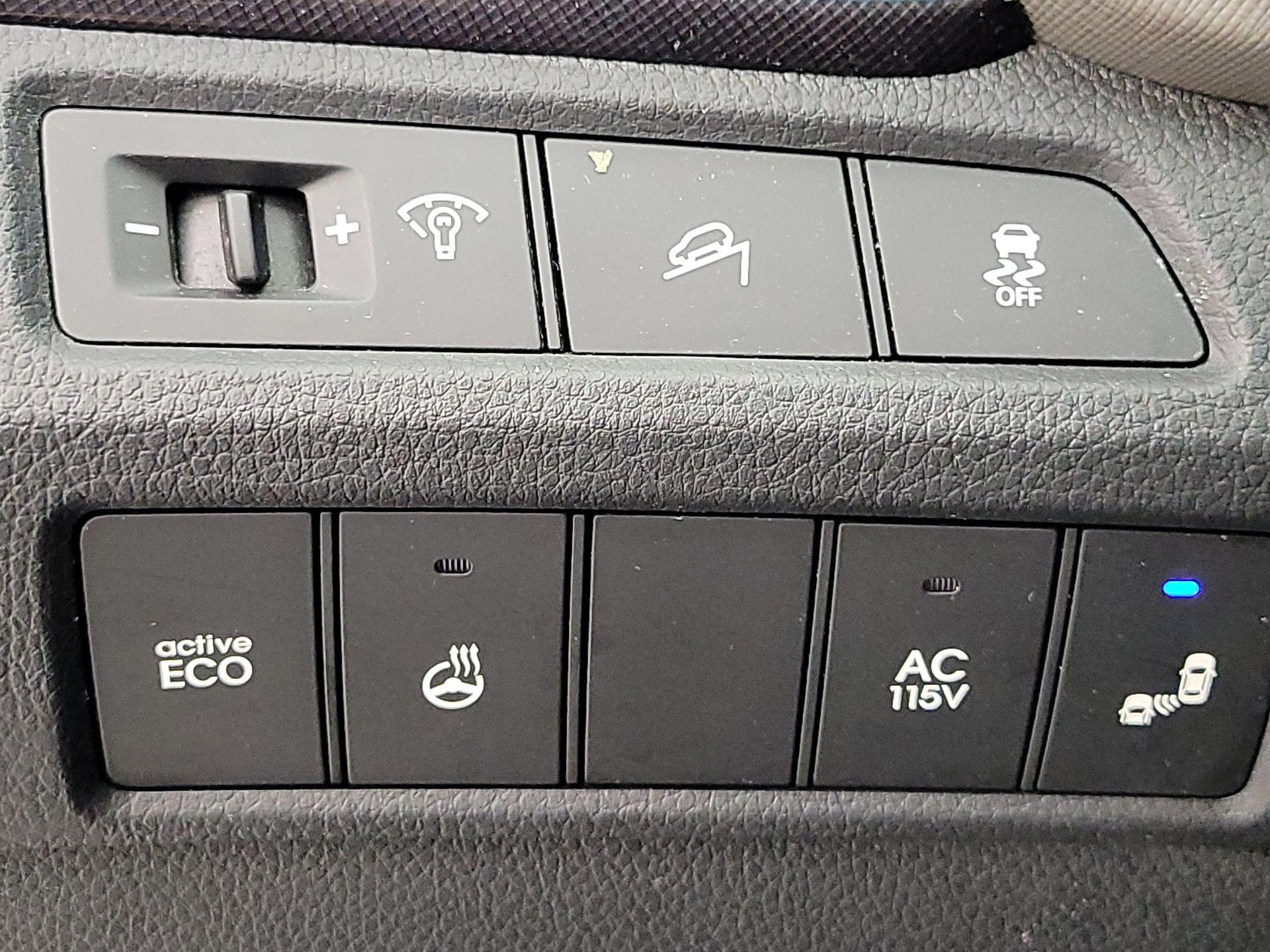 Thumbnail: 2015 Hyundai Santa Fe - 13