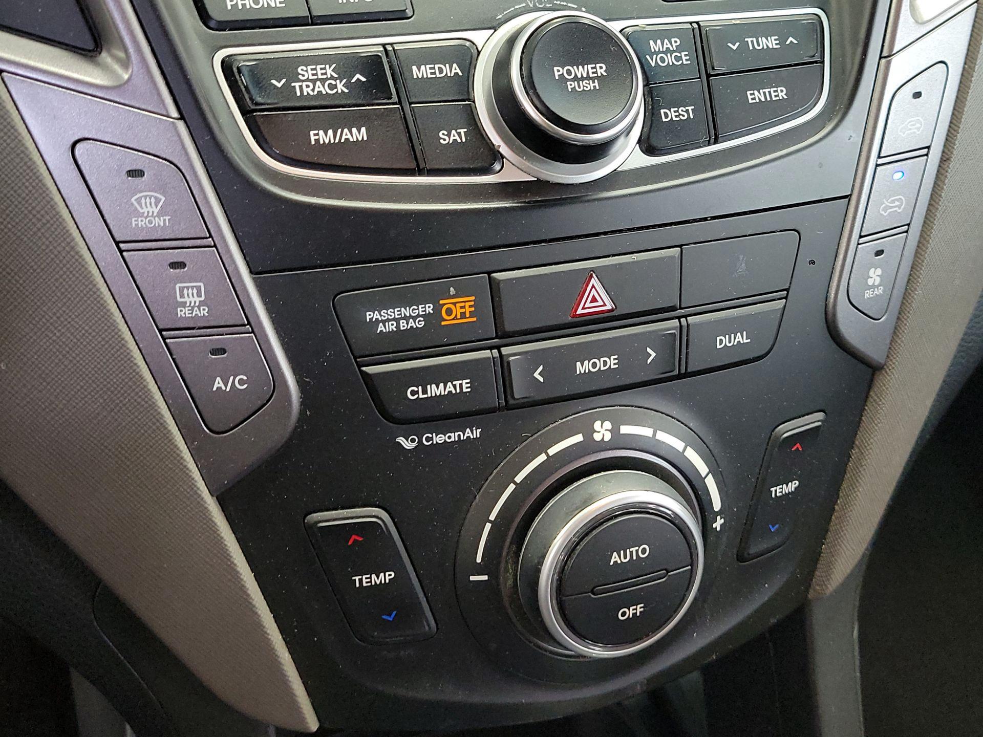 Thumbnail: 2015 Hyundai Santa Fe - 17