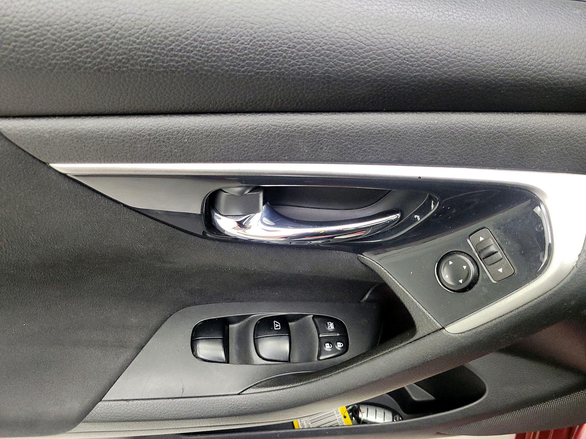Thumbnail: 2014 Nissan Altima - 10