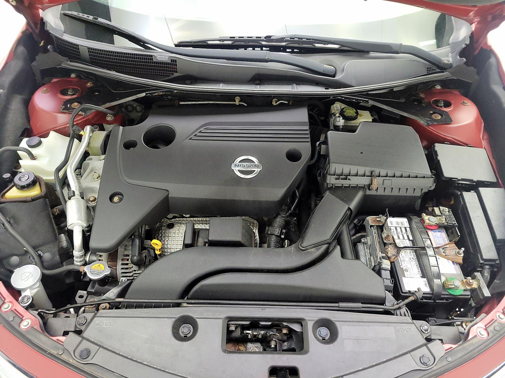 Thumbnail: 2014 Nissan Altima - 17