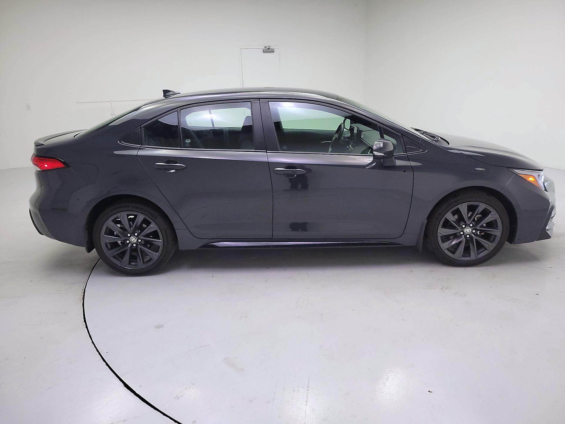 Thumbnail: 2023 Toyota Corolla - 4