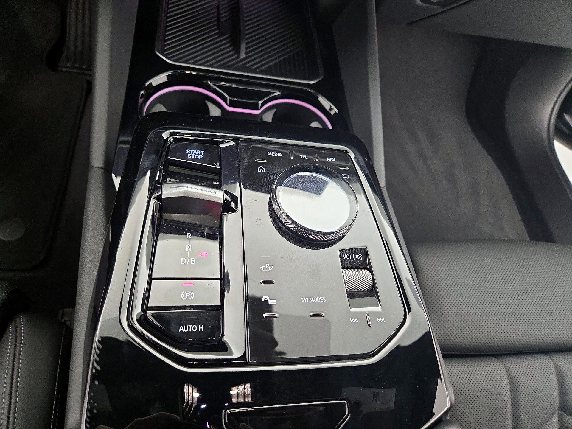 Thumbnail: 2024 BMW i5 - 18