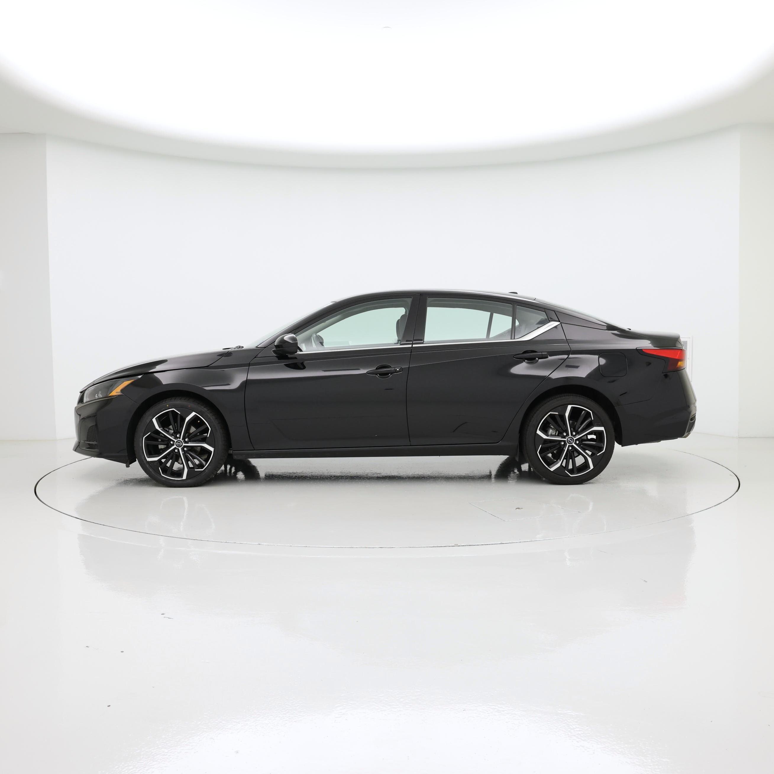 Thumbnail: 2023 Nissan Altima - 3