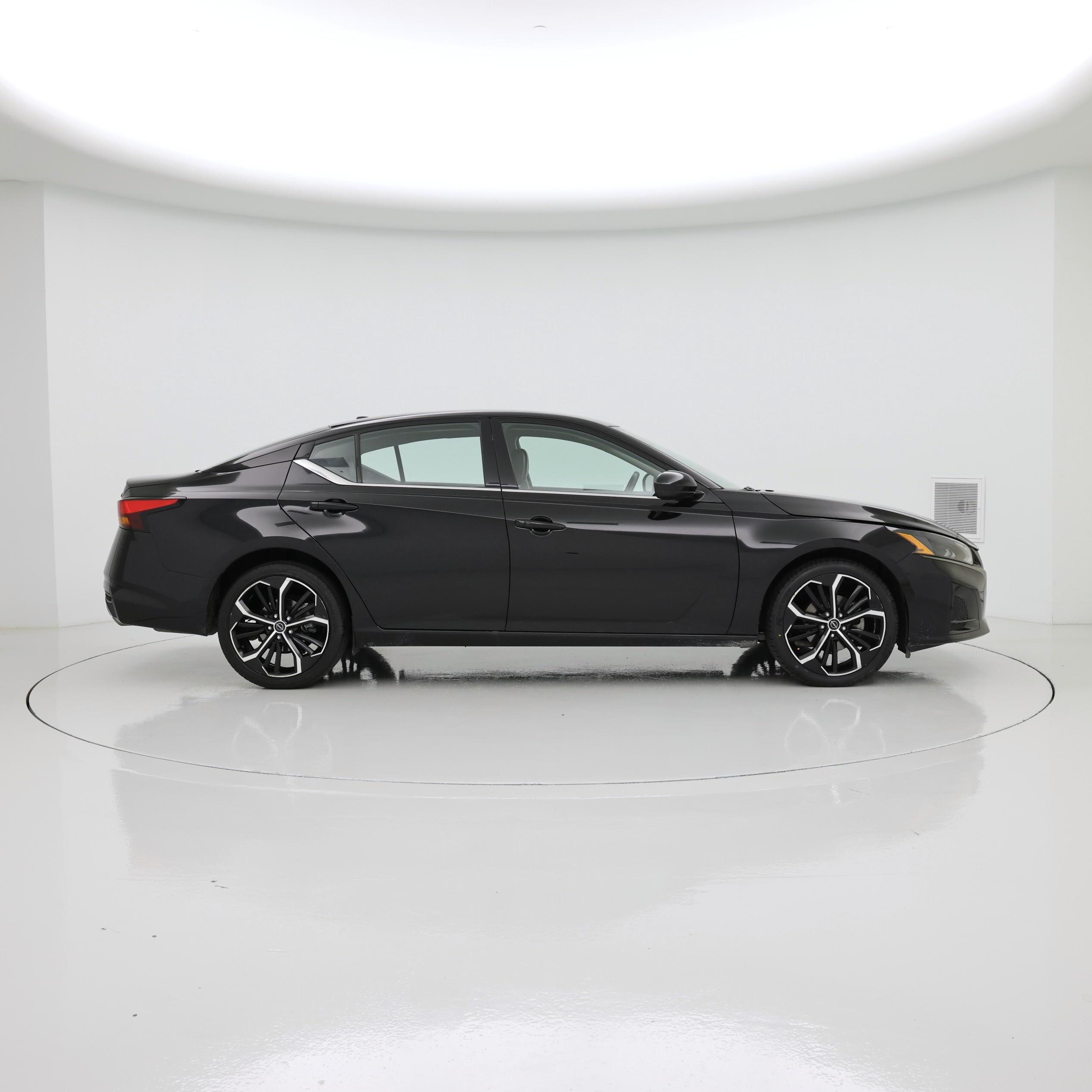 Thumbnail: 2023 Nissan Altima - 7