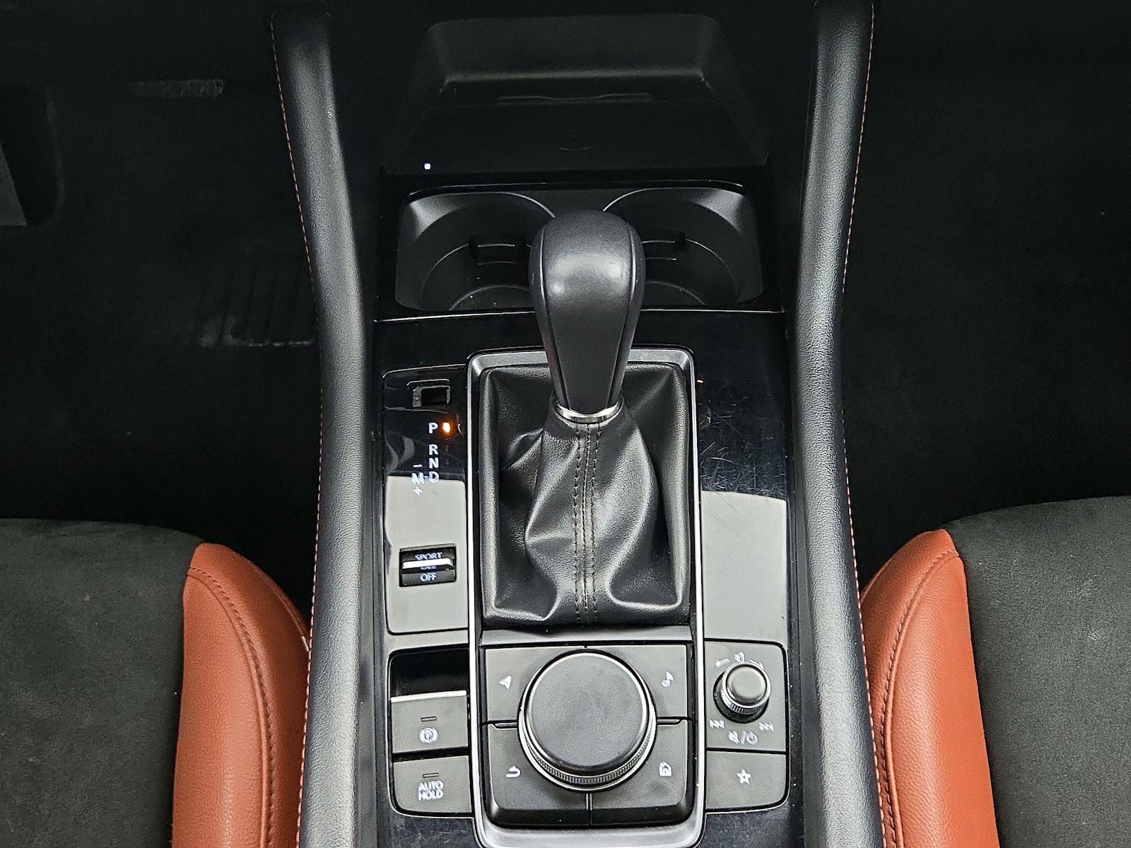 2024 Mazda Mazda3 Carbon Turbo - Photo 18