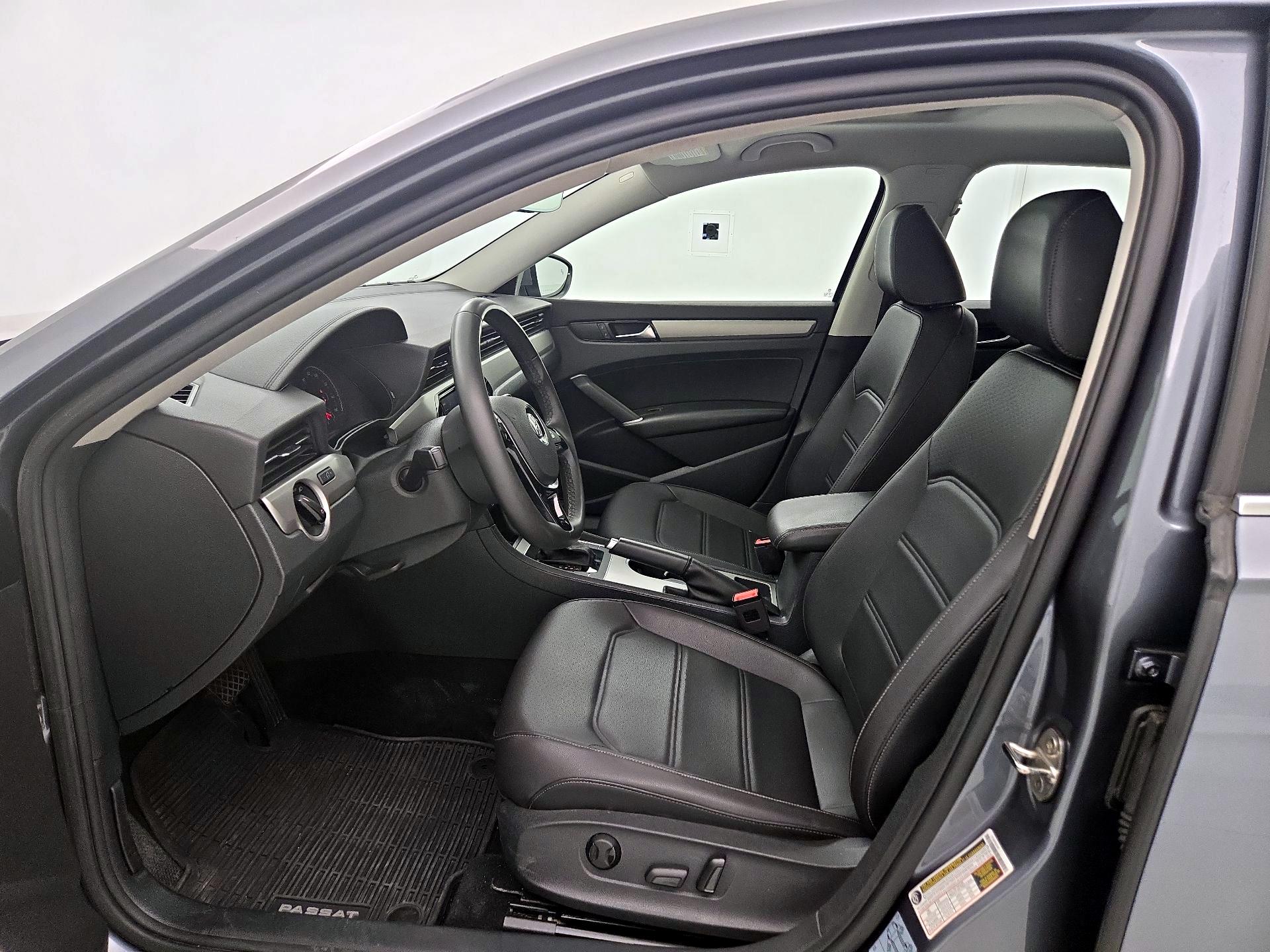 Thumbnail: 2021 Volkswagen Passat - 11