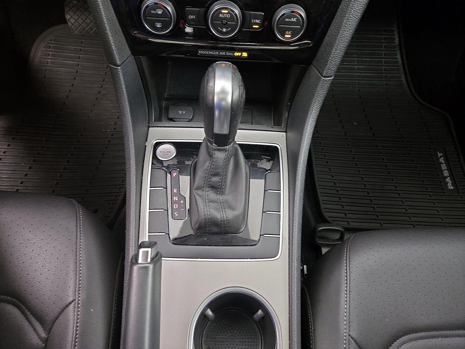 Thumbnail: 2021 Volkswagen Passat - 17