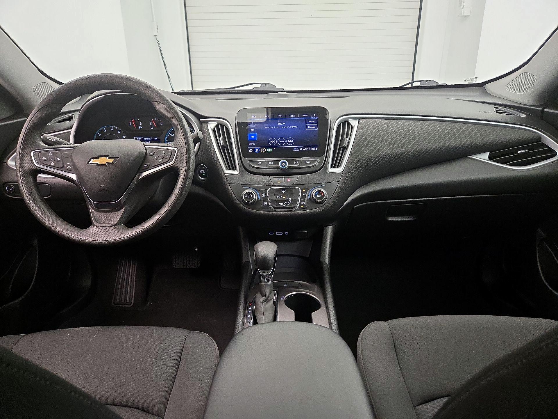 Thumbnail: 2023 Chevrolet Malibu - 9
