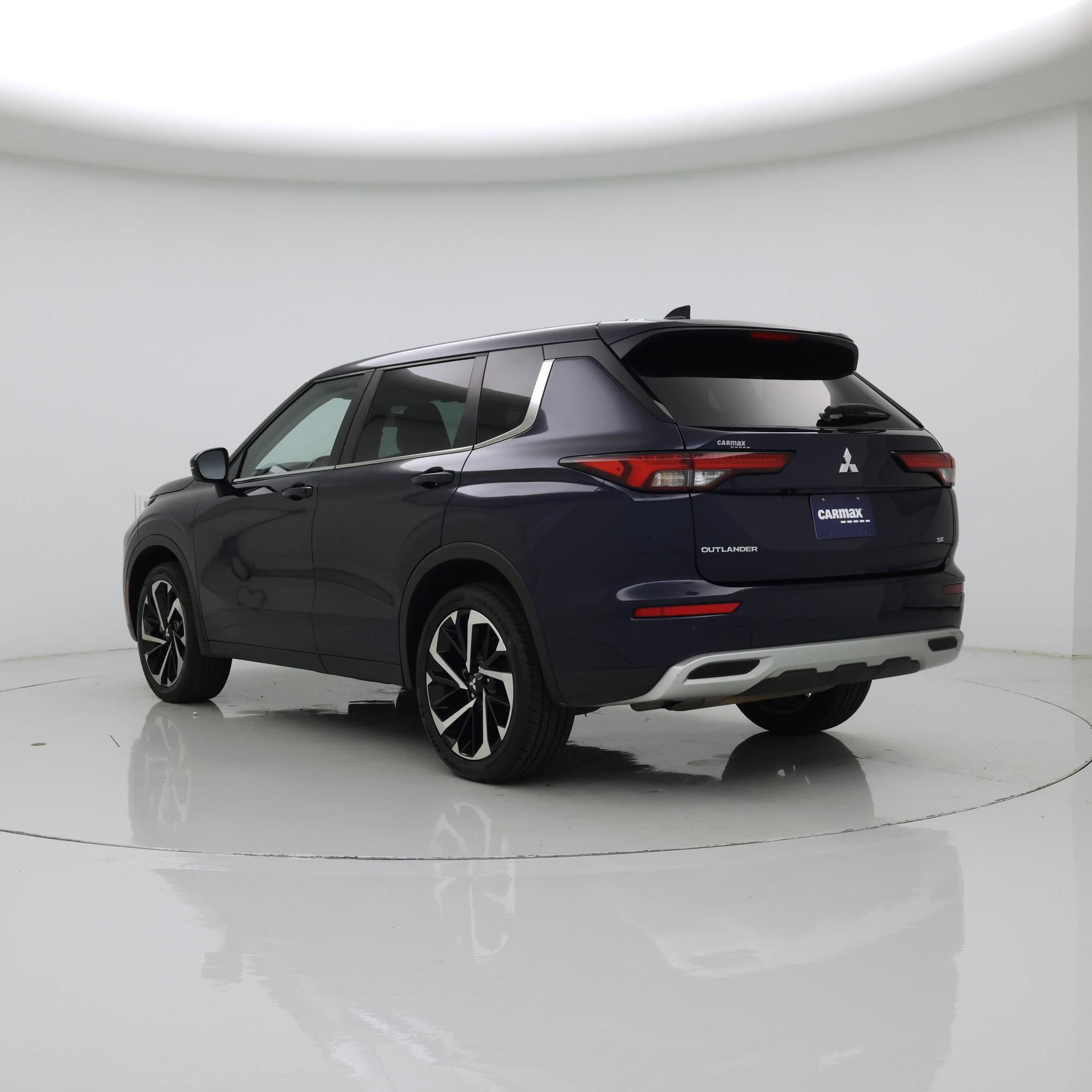 Thumbnail: 2023 Mitsubishi Outlander - 2