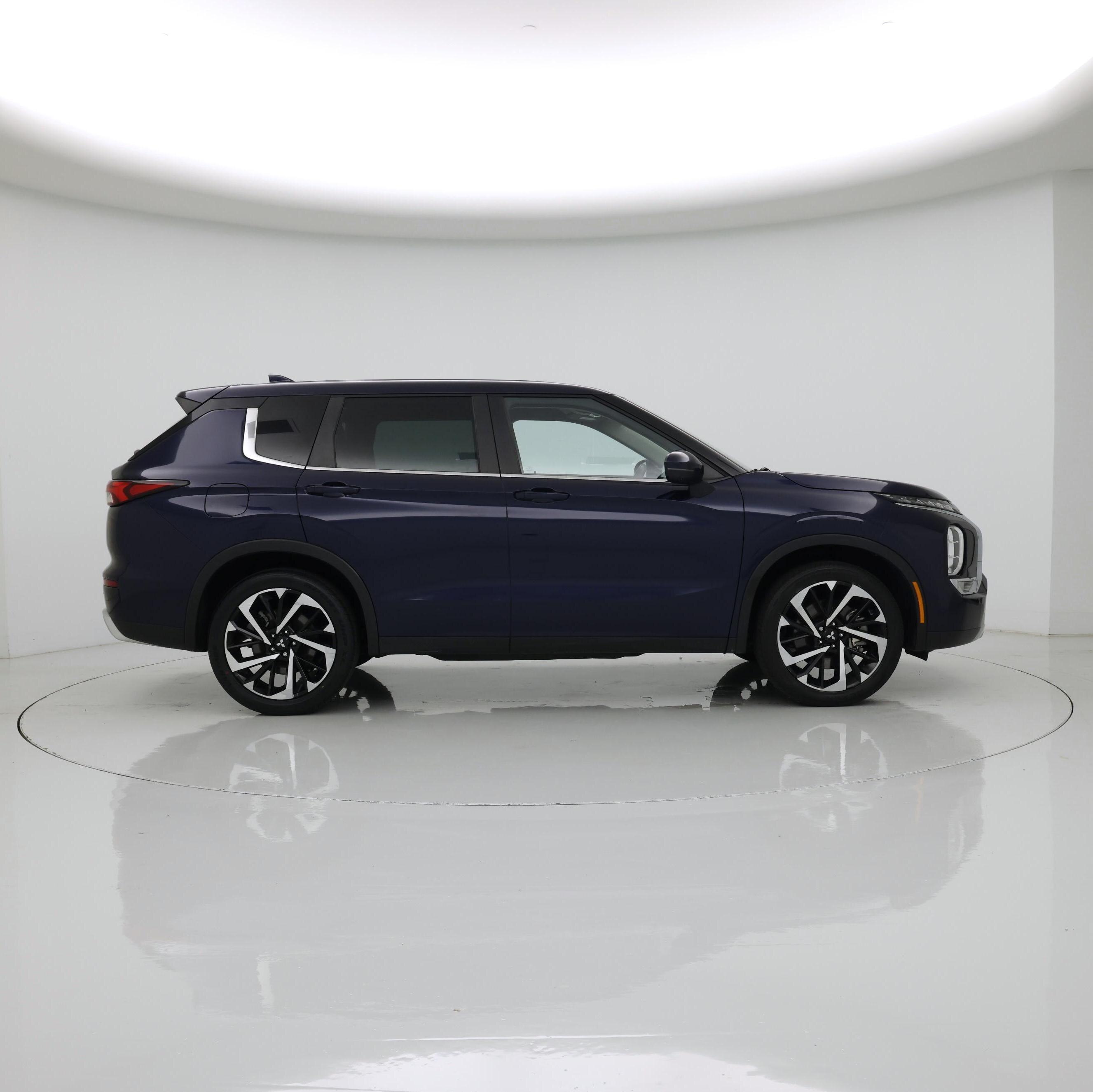 Thumbnail: 2023 Mitsubishi Outlander - 7