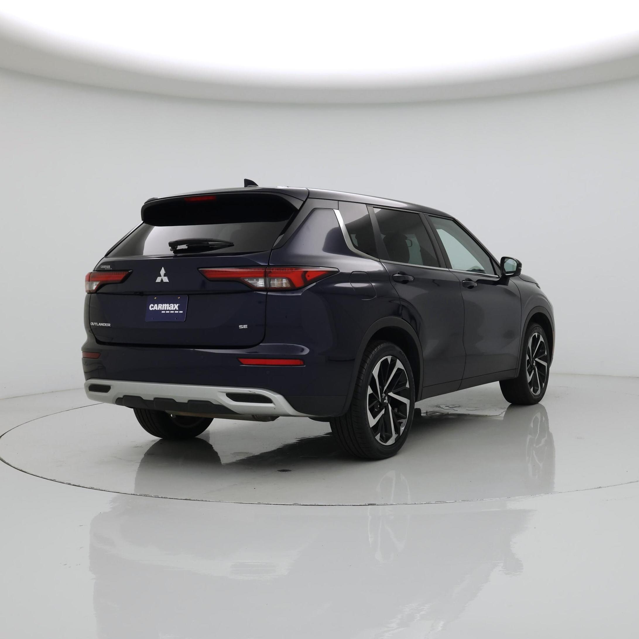 Thumbnail: 2023 Mitsubishi Outlander - 8