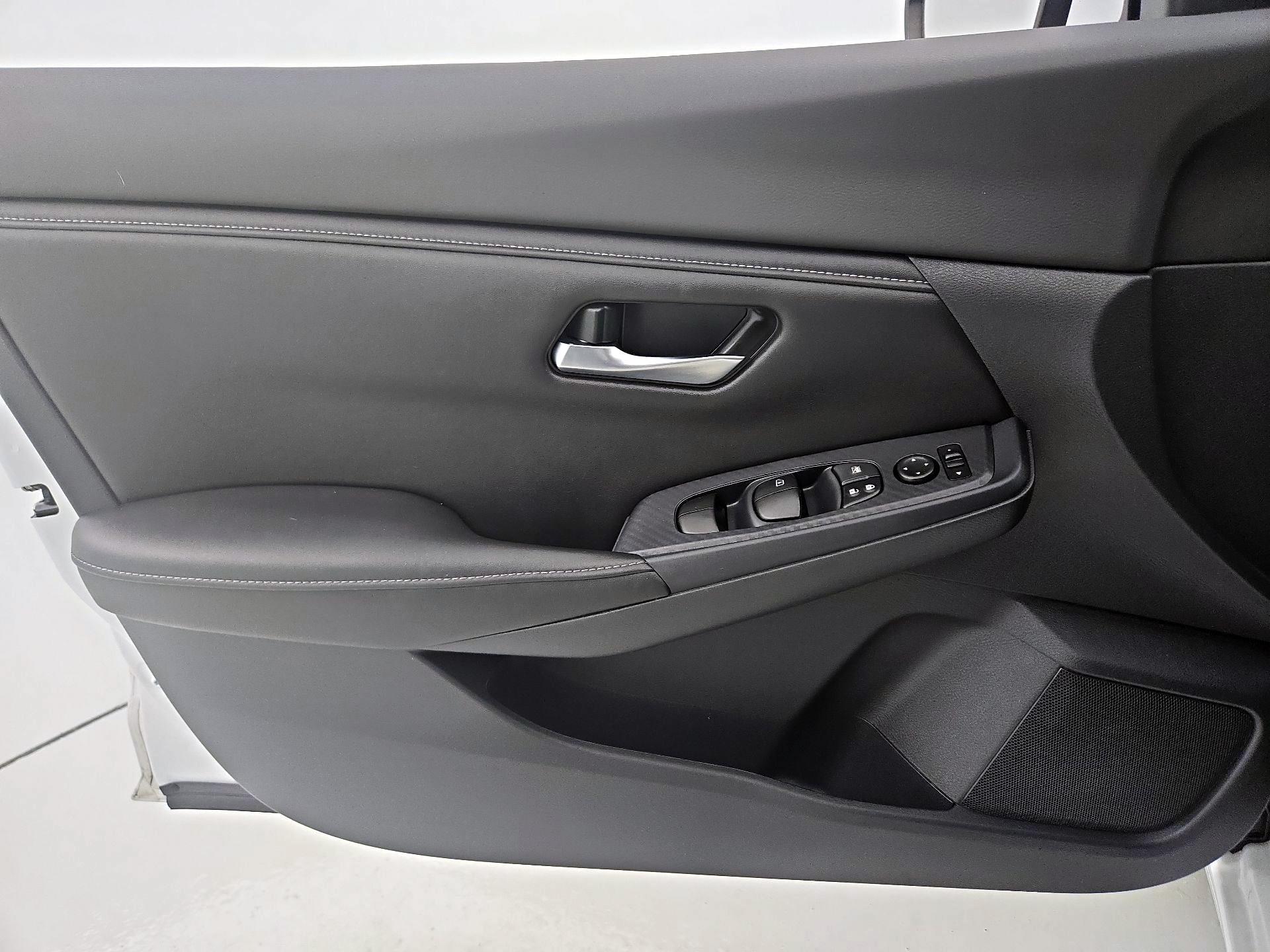 Thumbnail: 2023 Nissan Sentra - 12