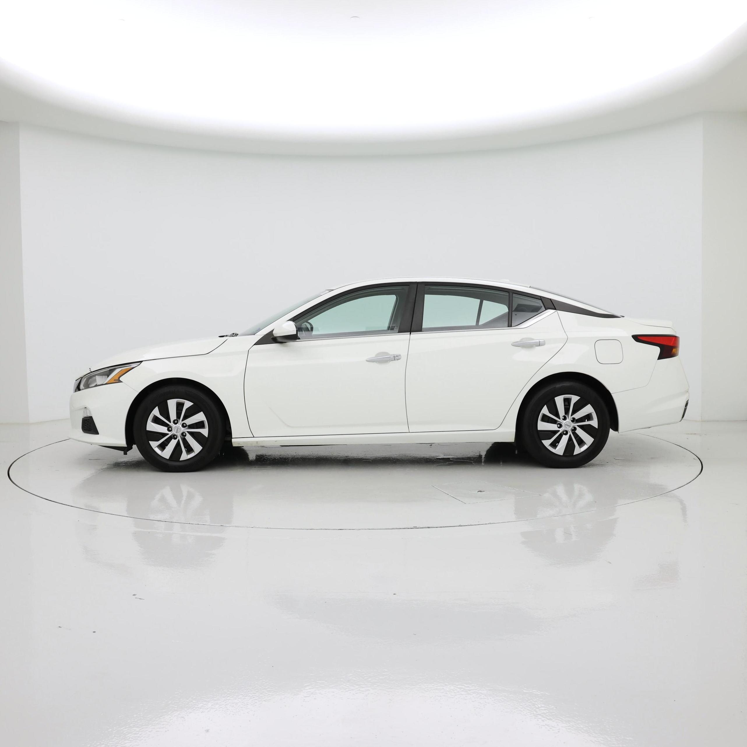 Thumbnail: 2020 Nissan Altima - 3
