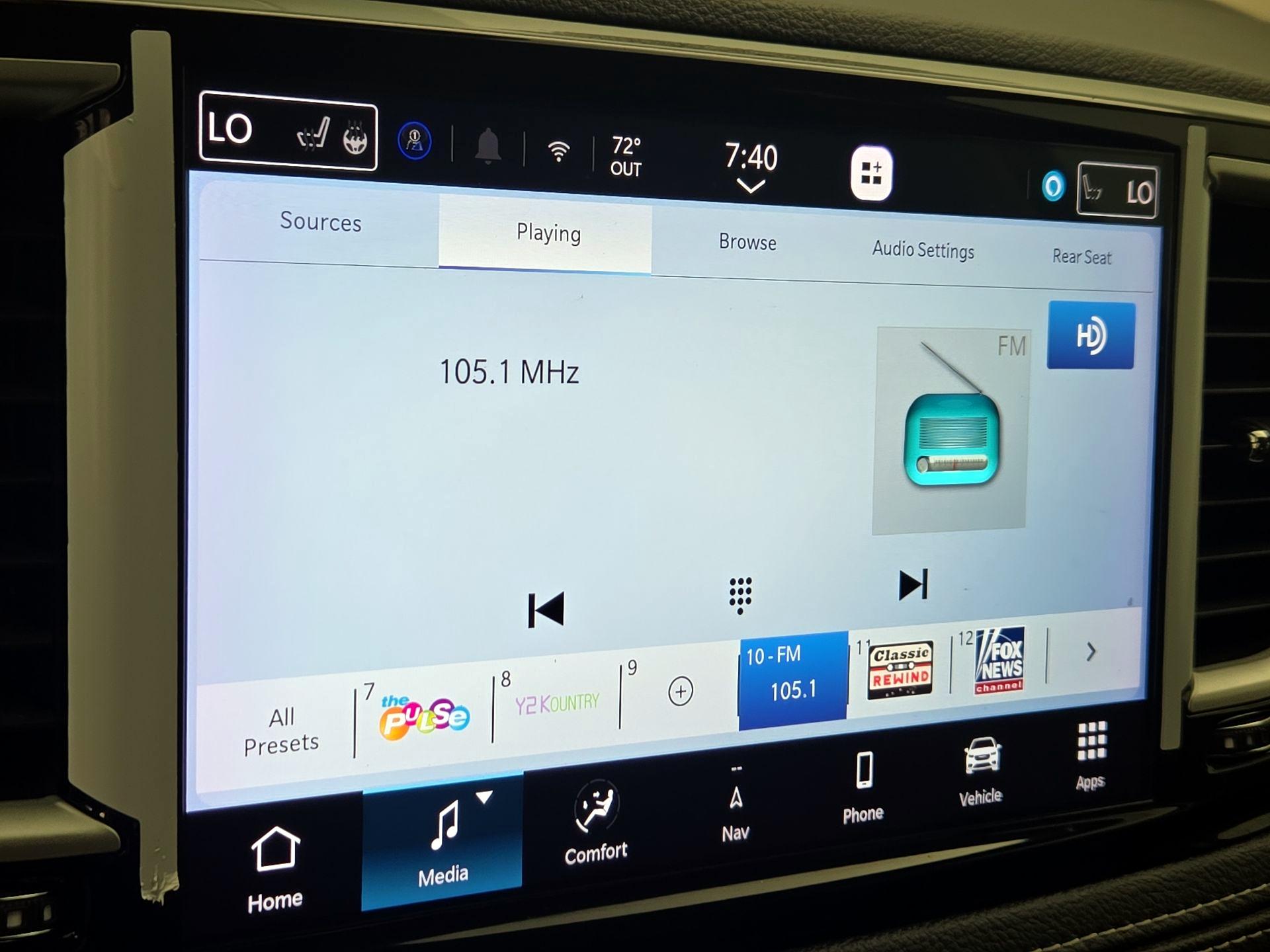 Thumbnail: 2023 Chrysler Pacifica - 16