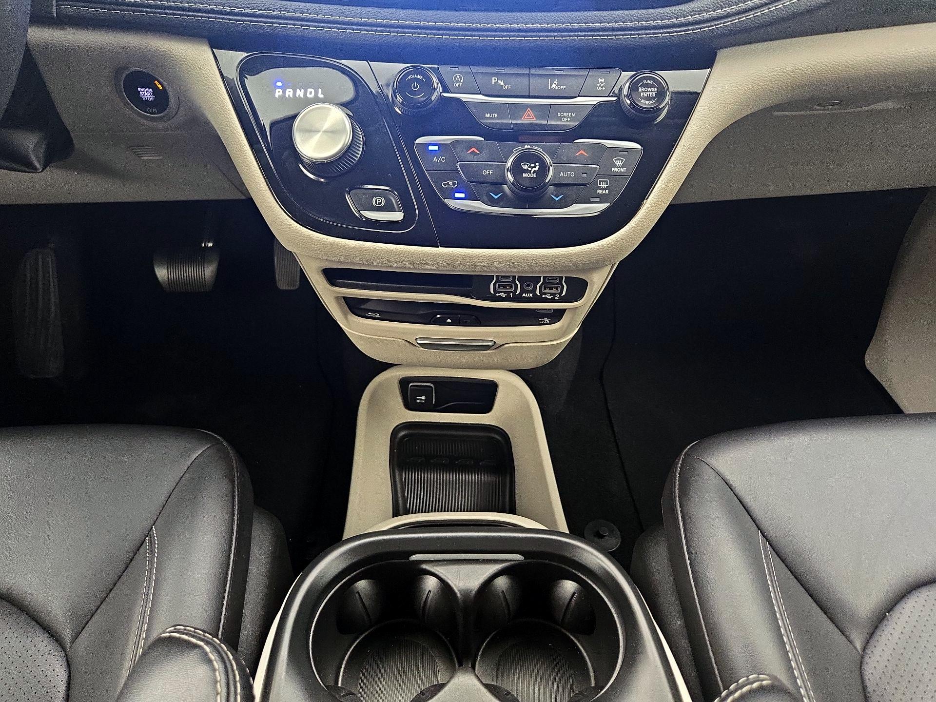 Thumbnail: 2023 Chrysler Pacifica - 18