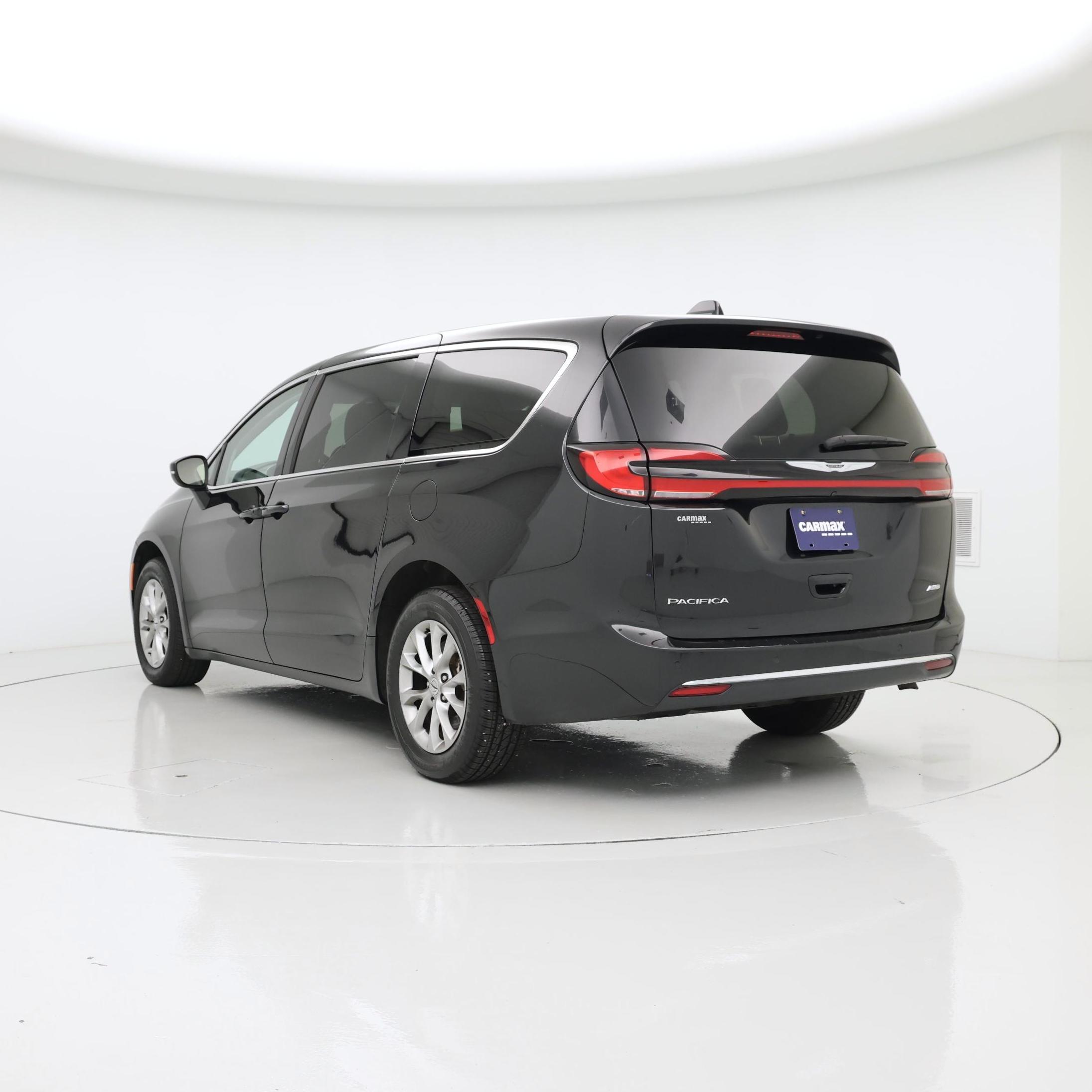 Thumbnail: 2023 Chrysler Pacifica - 2