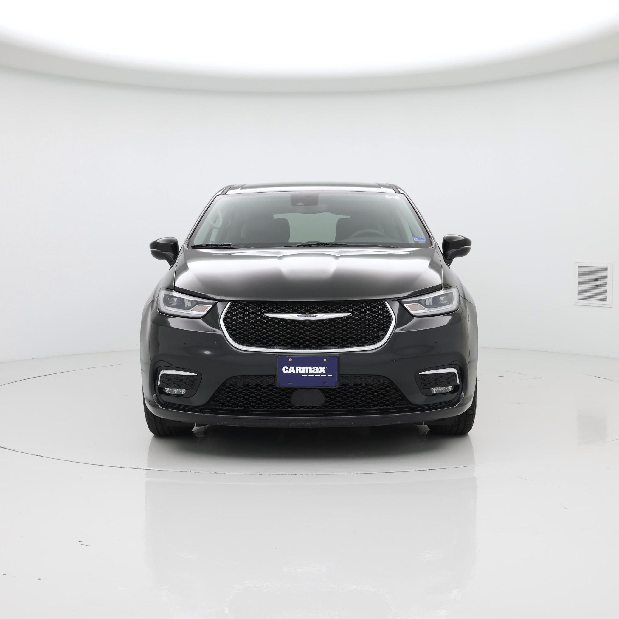 Thumbnail: 2023 Chrysler Pacifica - 5