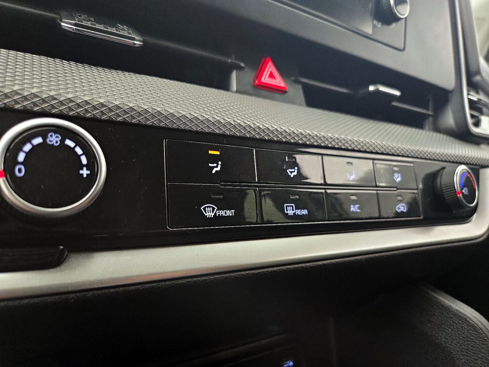 2023 Kia Sportage LX - Photo 17