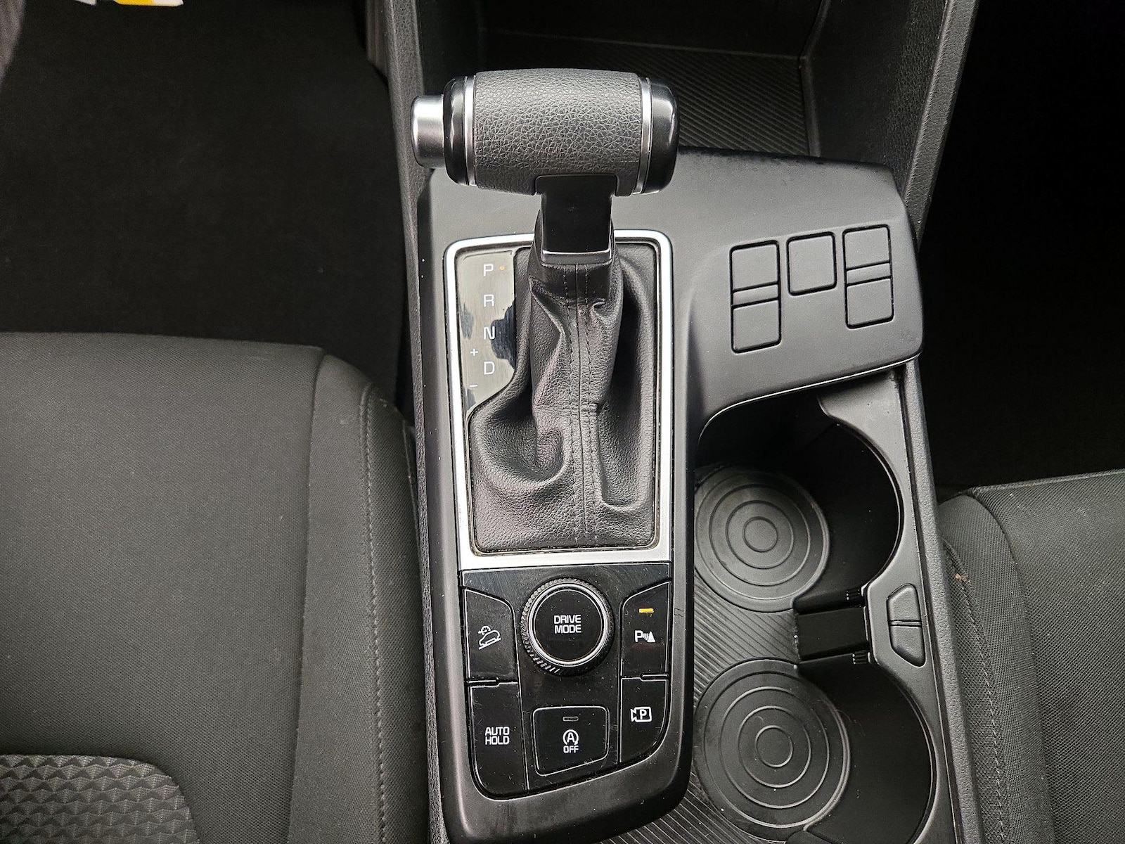 2023 Kia Sportage LX - Photo 18