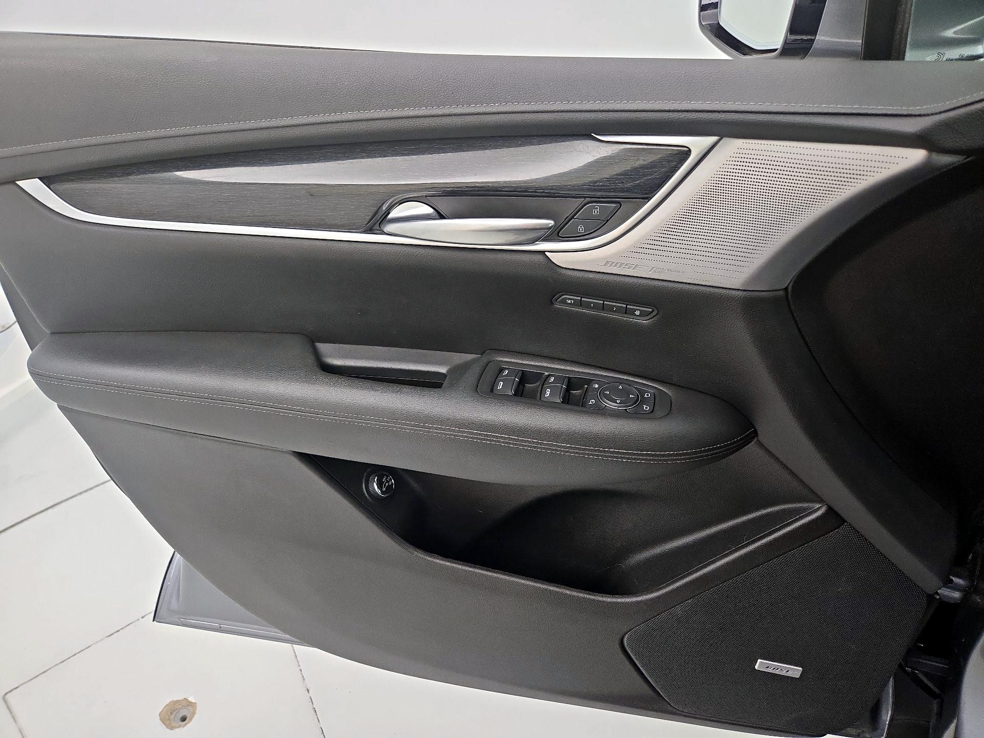 Thumbnail: 2021 Cadillac XT5 - 12