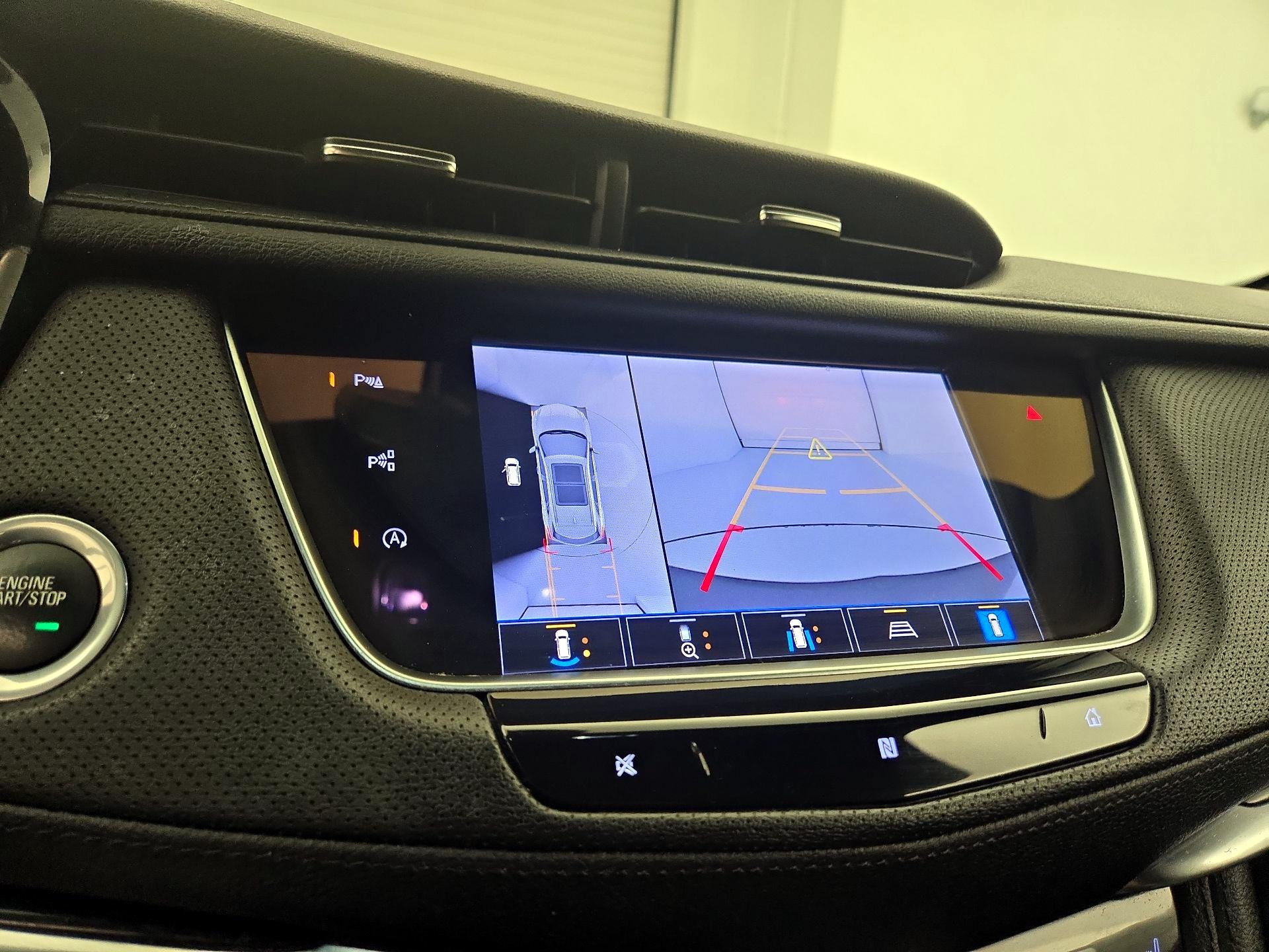 Thumbnail: 2021 Cadillac XT5 - 15
