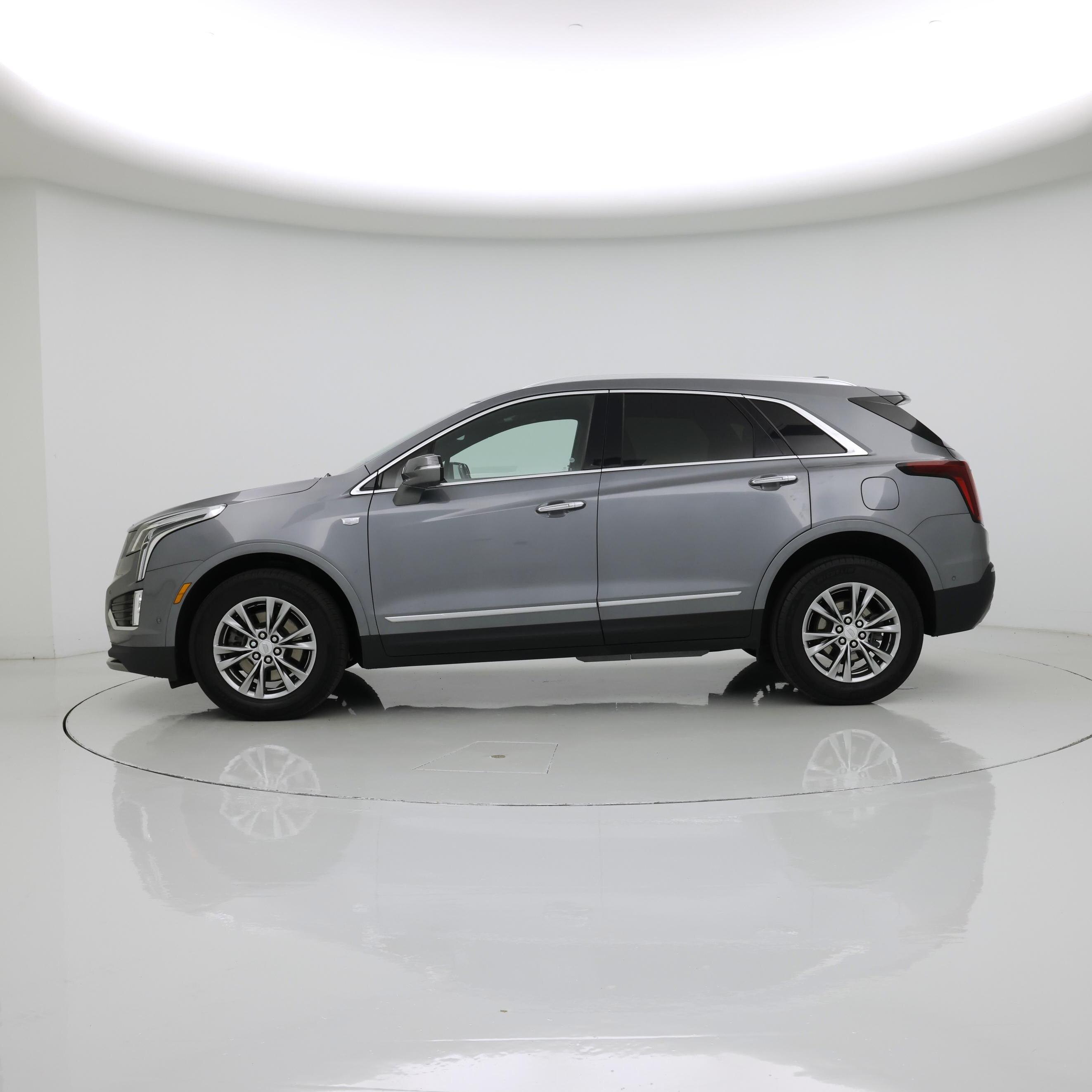 Thumbnail: 2021 Cadillac XT5 - 3