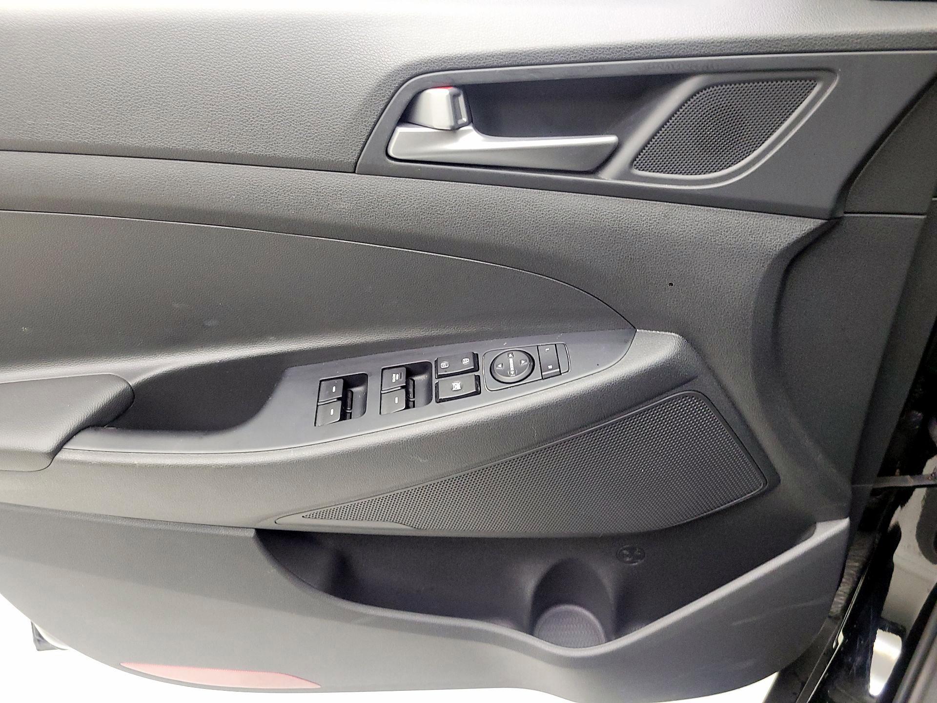 Thumbnail: 2017 Hyundai Tucson - 10