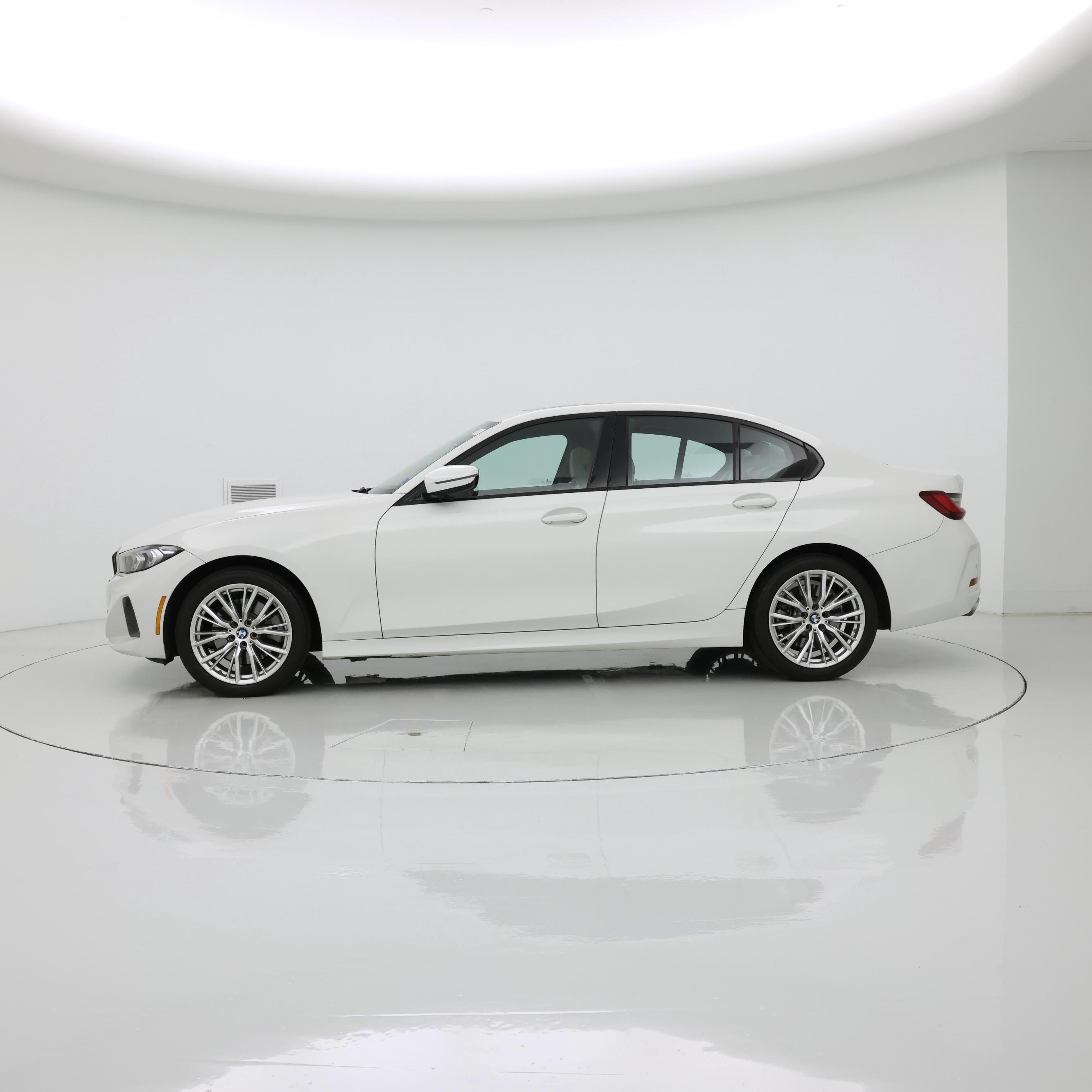 Thumbnail: 2023 BMW 3 Series - 3