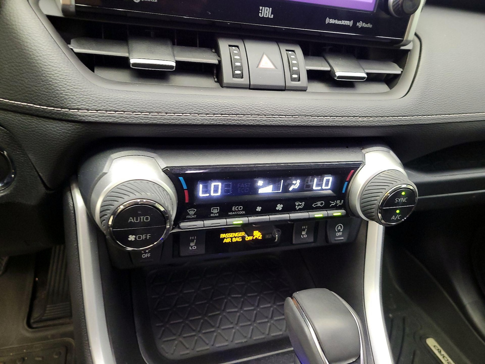 2022 Toyota RAV4 XLE Premium - Photo 17