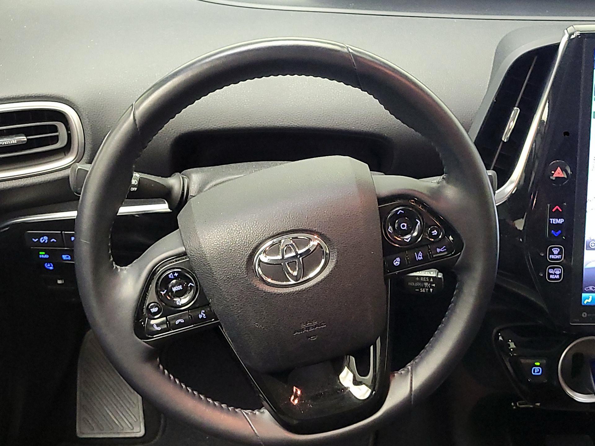 Thumbnail: 2022 Toyota Prius Prime - 10