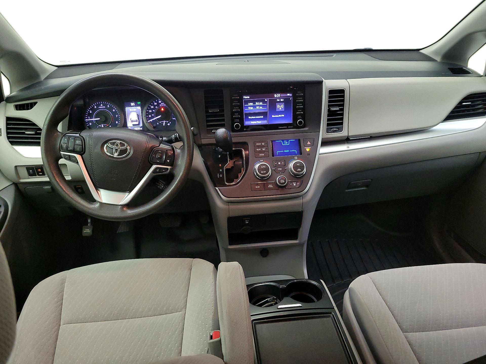 Thumbnail: 2020 Toyota Sienna - 9