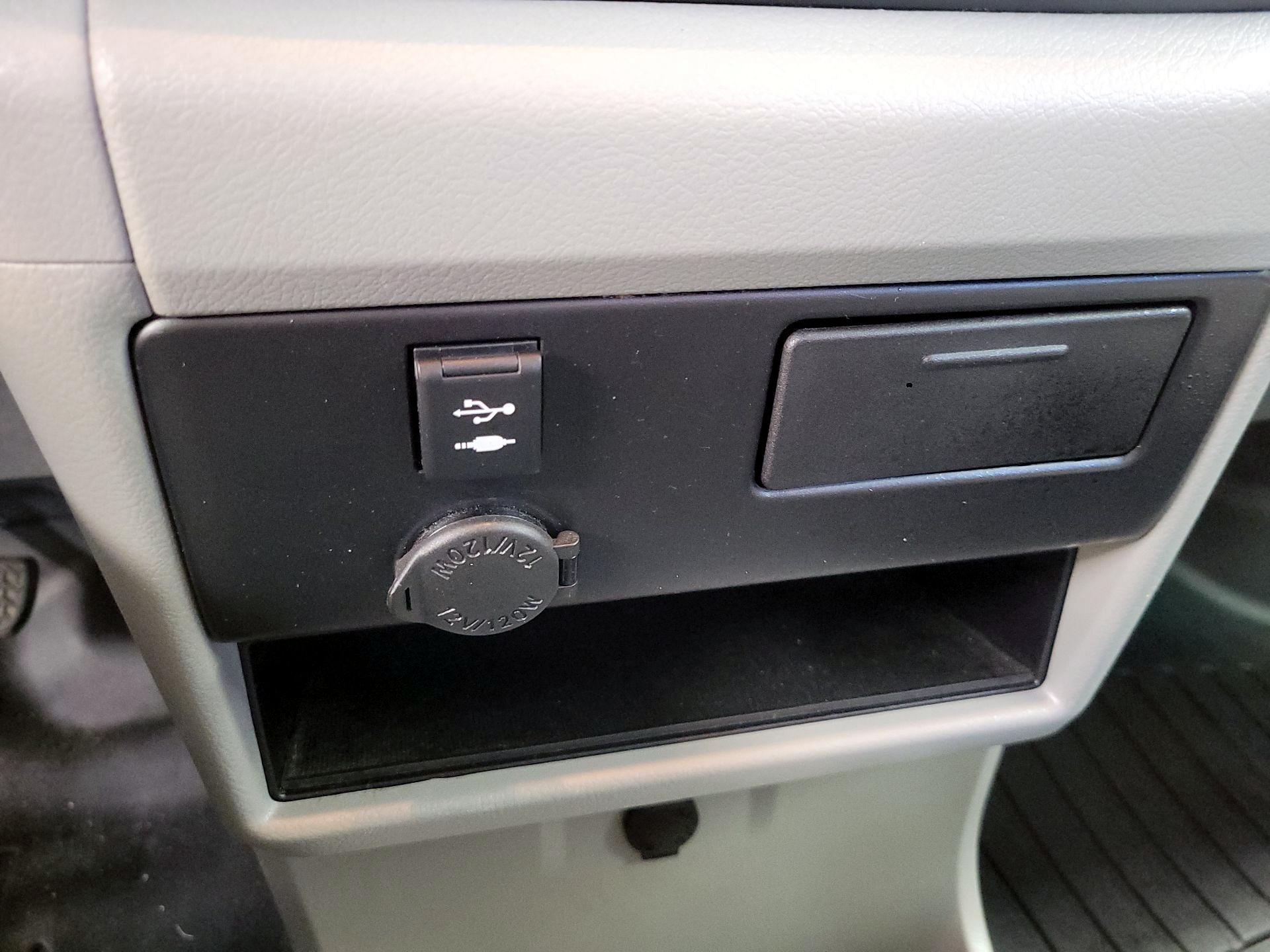 Thumbnail: 2020 Toyota Sienna - 18