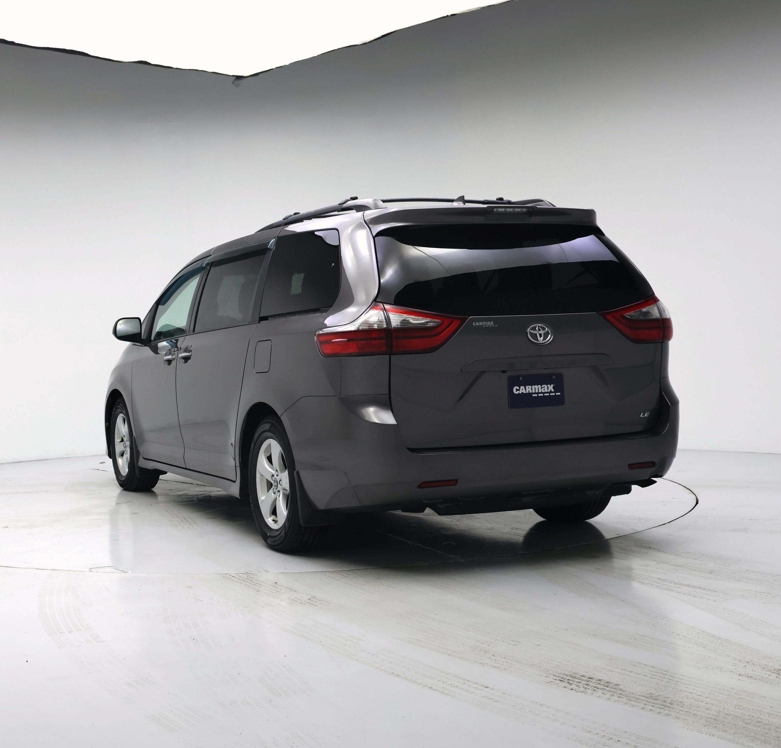 Thumbnail: 2020 Toyota Sienna - 2