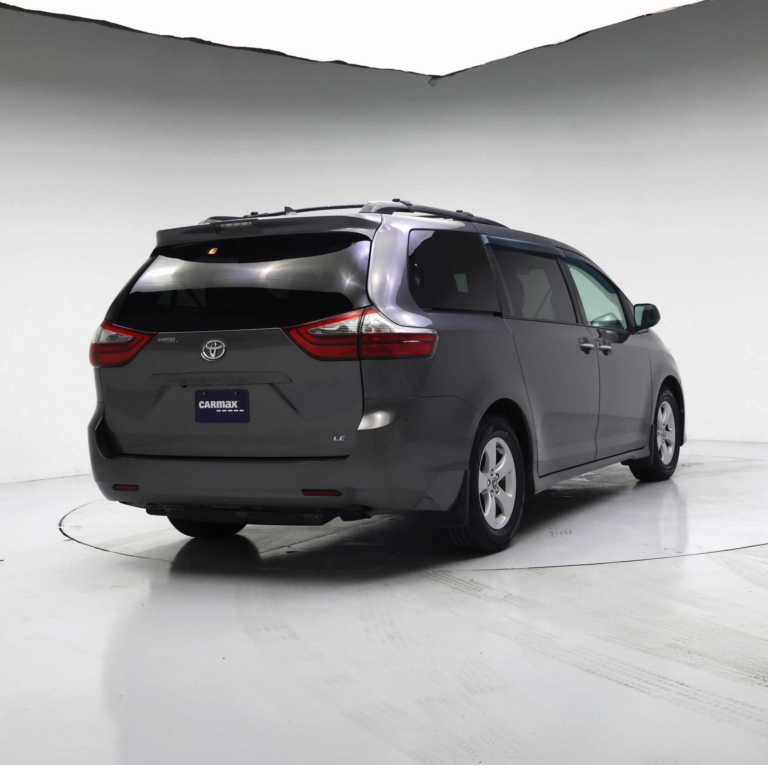Thumbnail: 2020 Toyota Sienna - 8