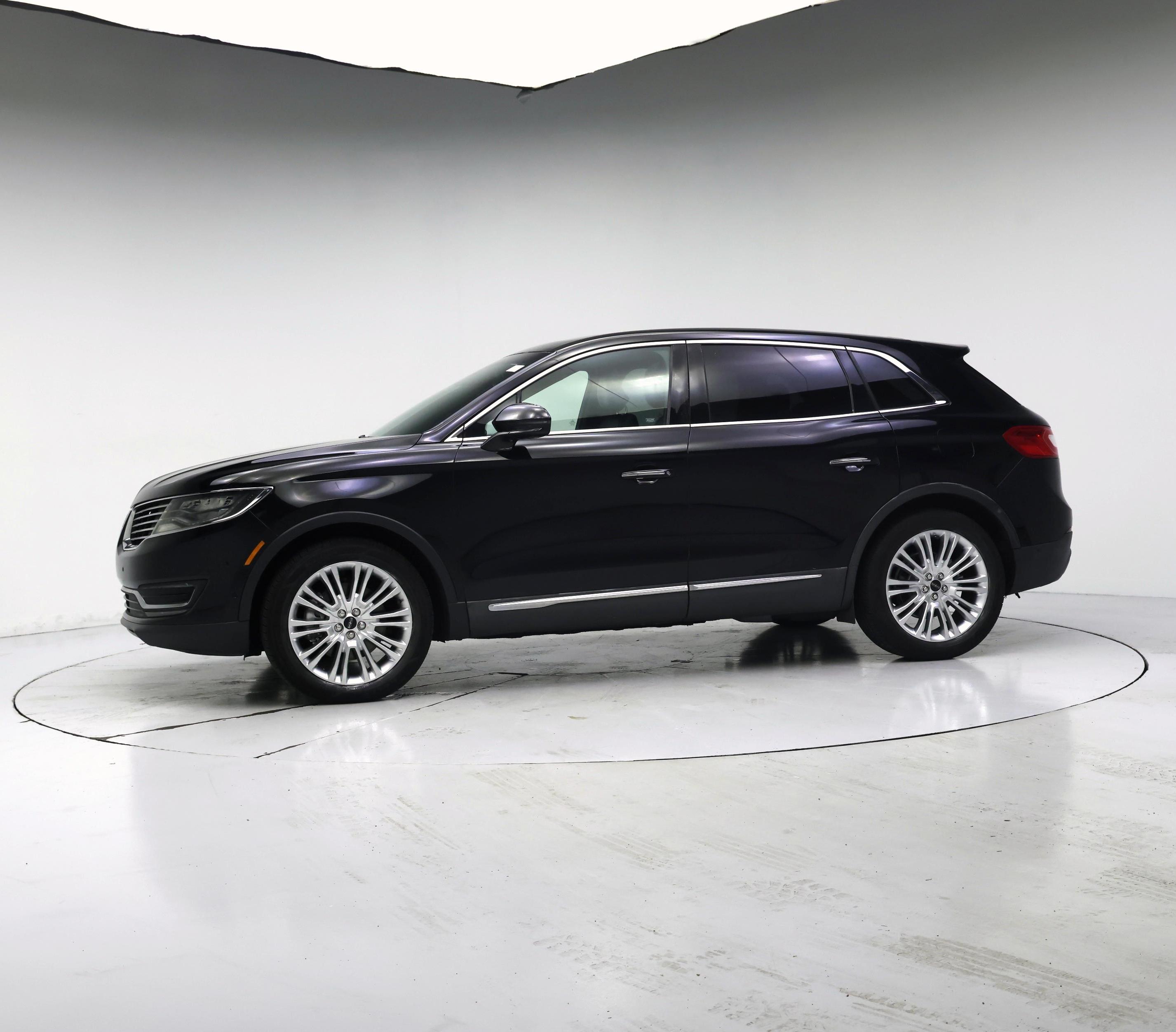 Thumbnail: 2018 Lincoln MKX - 3