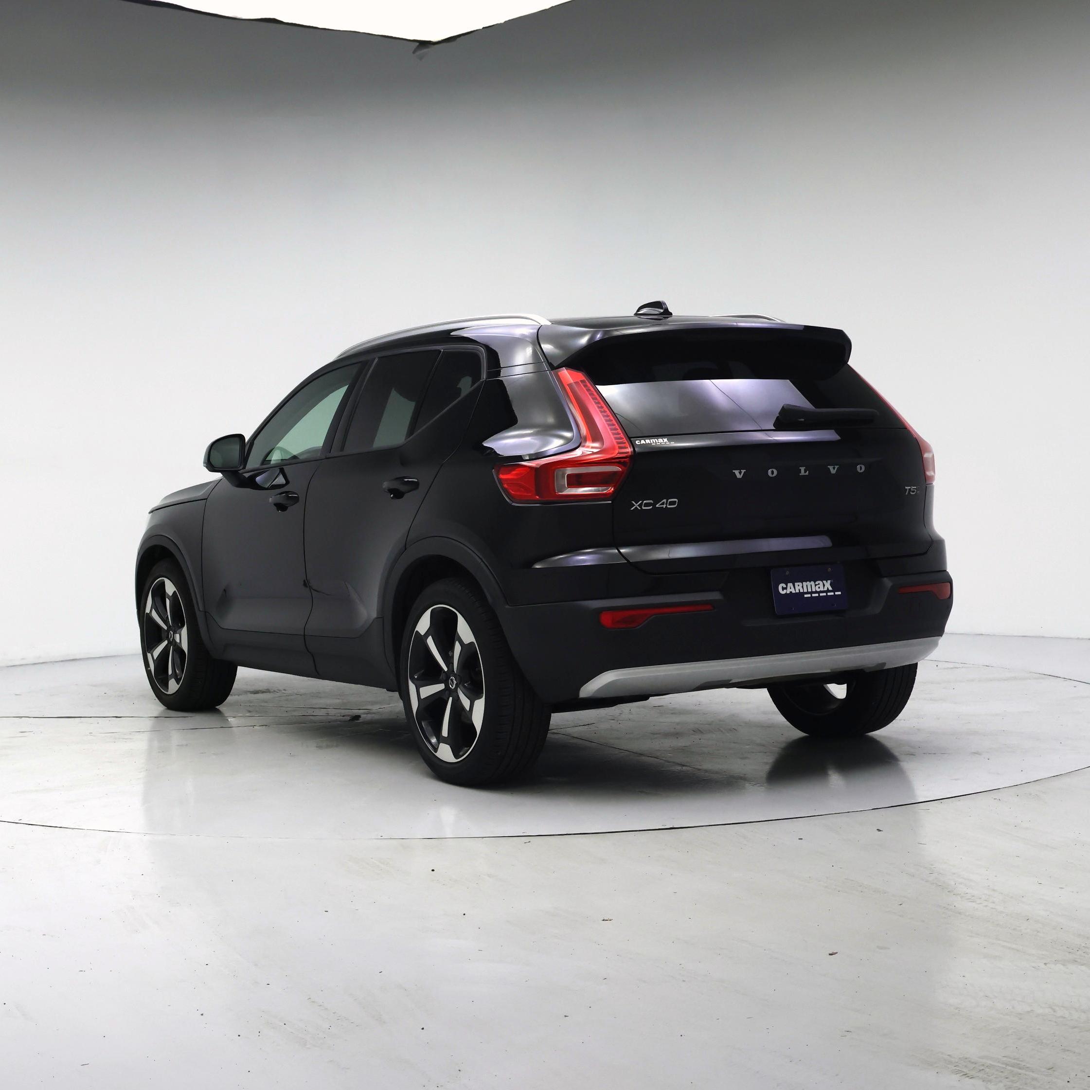 Thumbnail: 2021 Volvo XC40 - 2
