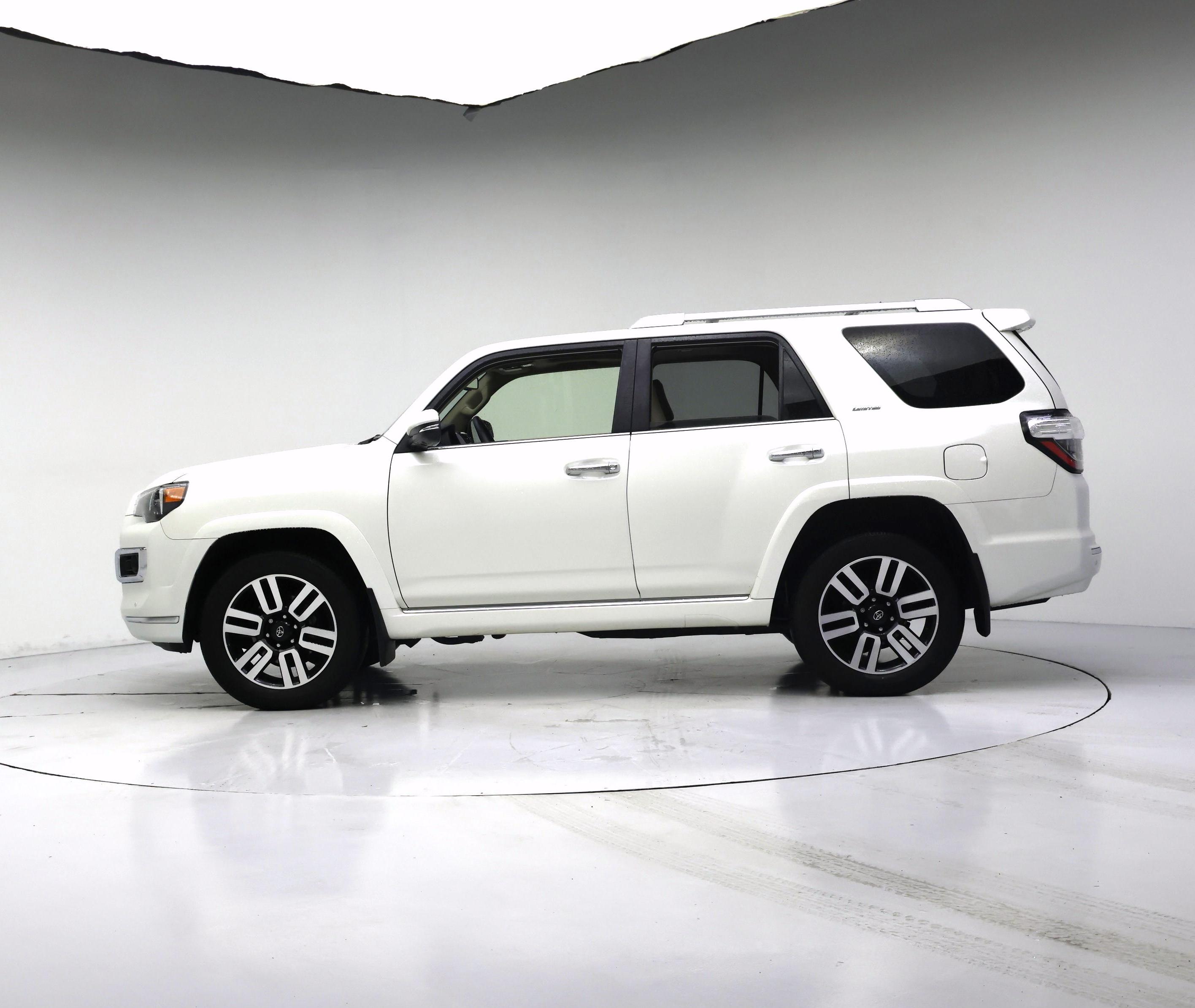 Thumbnail: 2022 Toyota 4Runner - 3