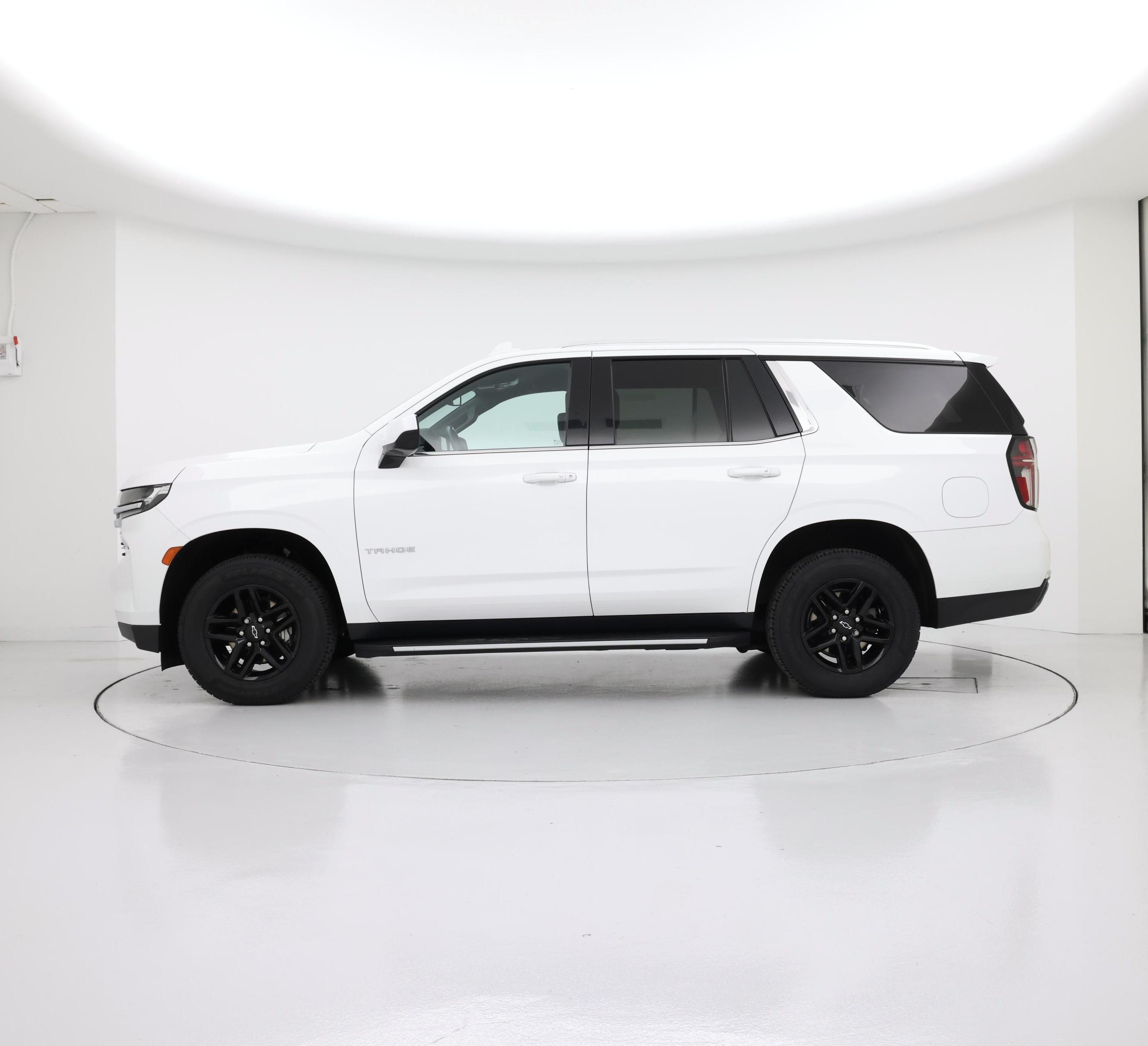 Thumbnail: 2021 Chevrolet Tahoe - 3