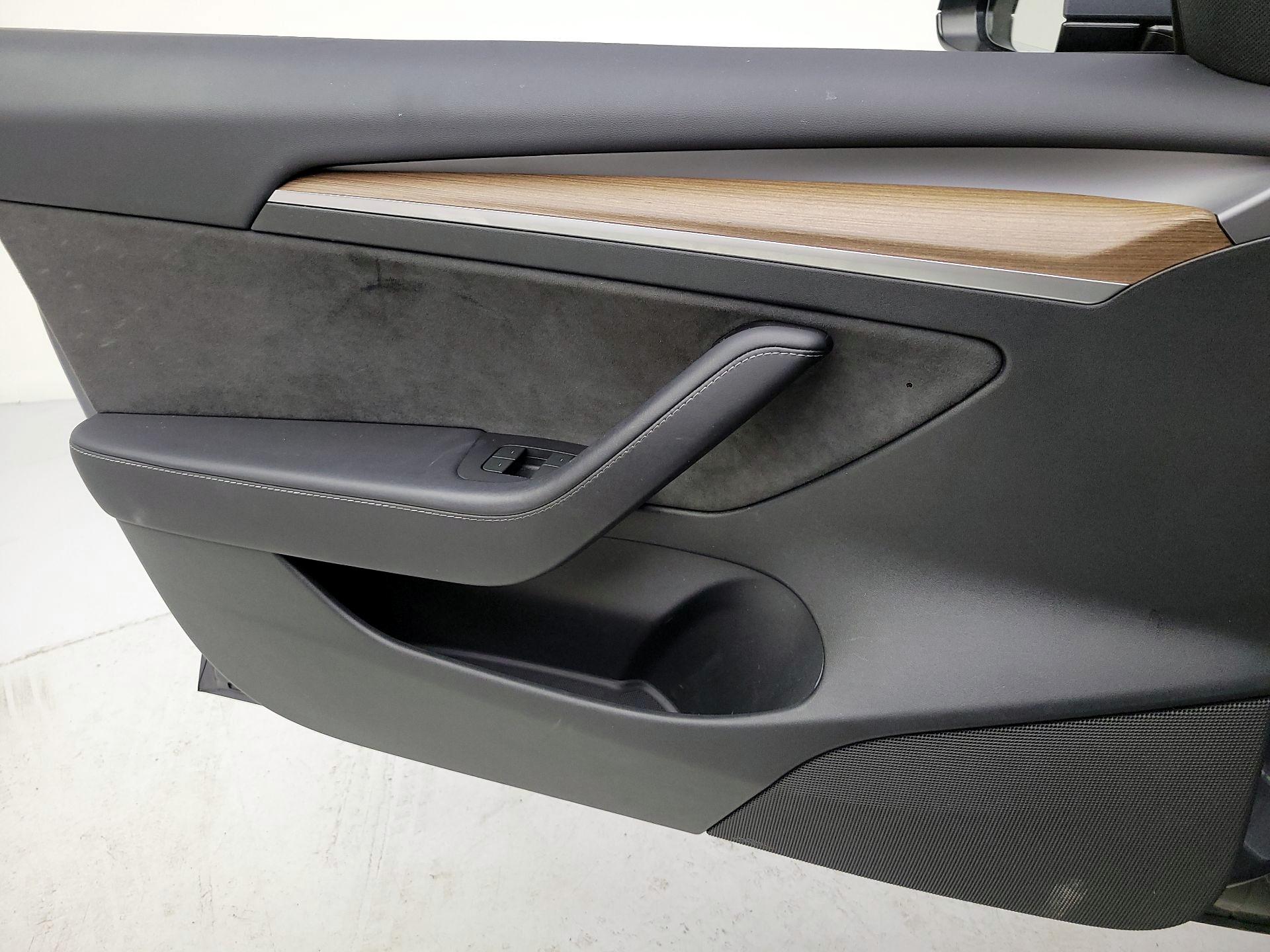 Thumbnail: 2023 Tesla Model 3 - 12