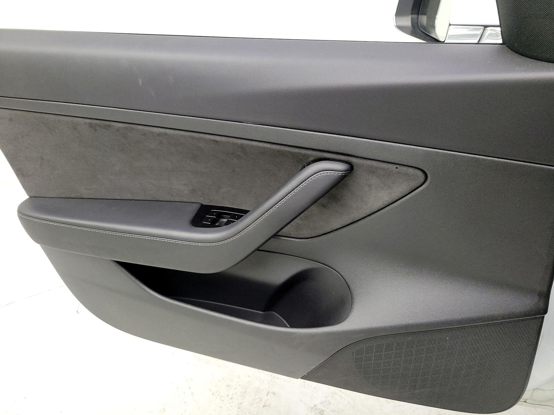 Thumbnail: 2020 Tesla Model 3 - 12