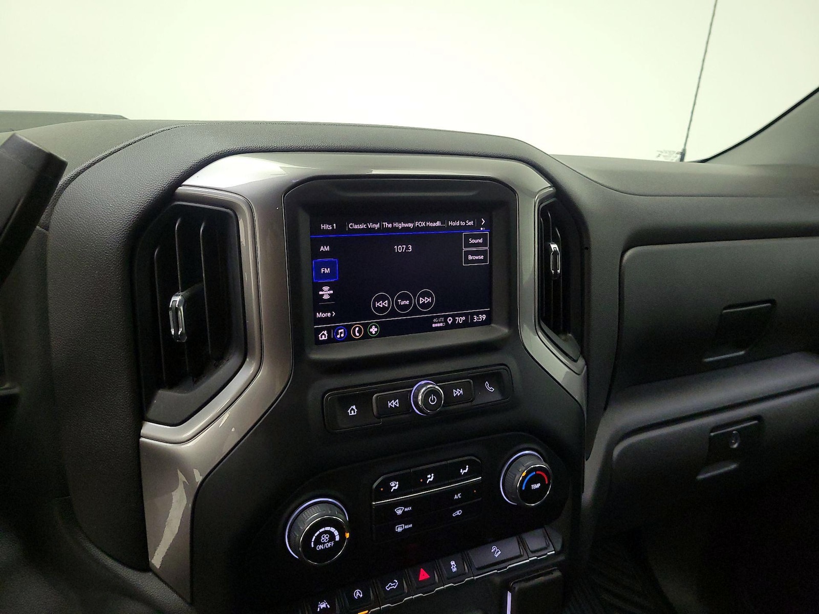 2024 Chevrolet Silverado 1500 Custom - Photo 16