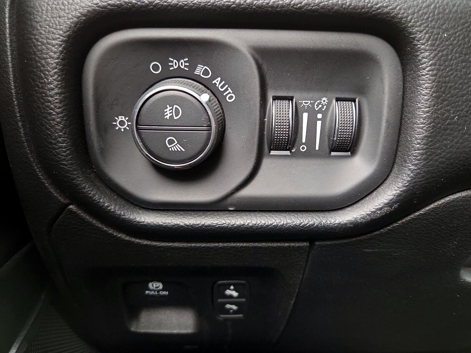 2022 RAM Ram 1500 Pickup Laramie - Photo 14