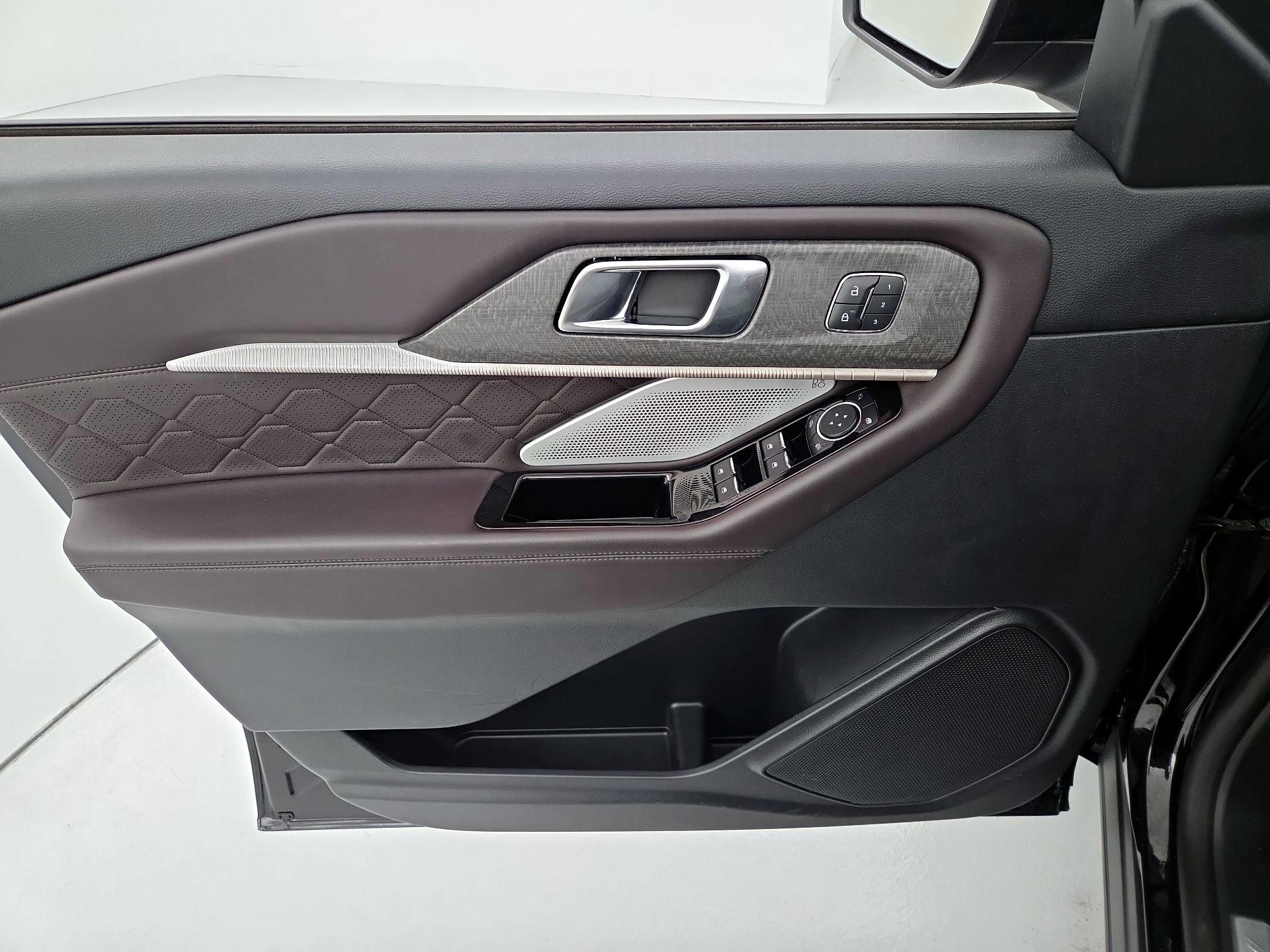 Thumbnail: 2025 Ford Explorer - 12