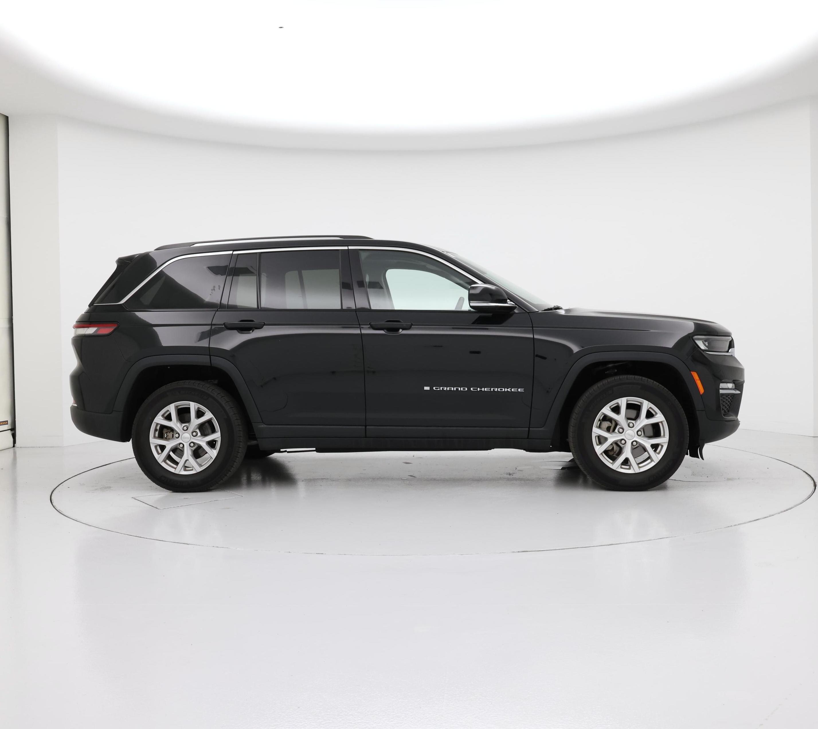 Thumbnail: 2023 Jeep Grand Cherokee - 7