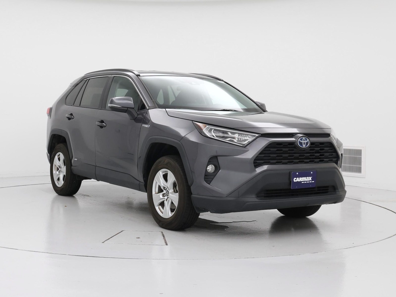 2021 Toyota RAV4 XLE - Photo 2