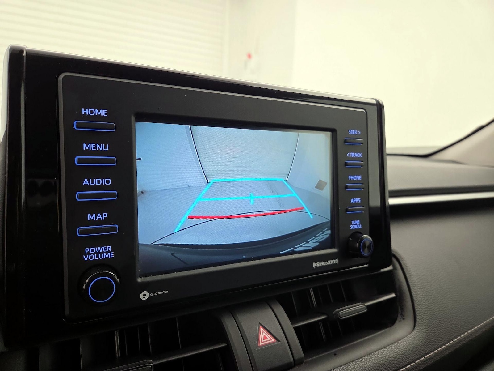 2021 Toyota RAV4 XLE - Photo 15
